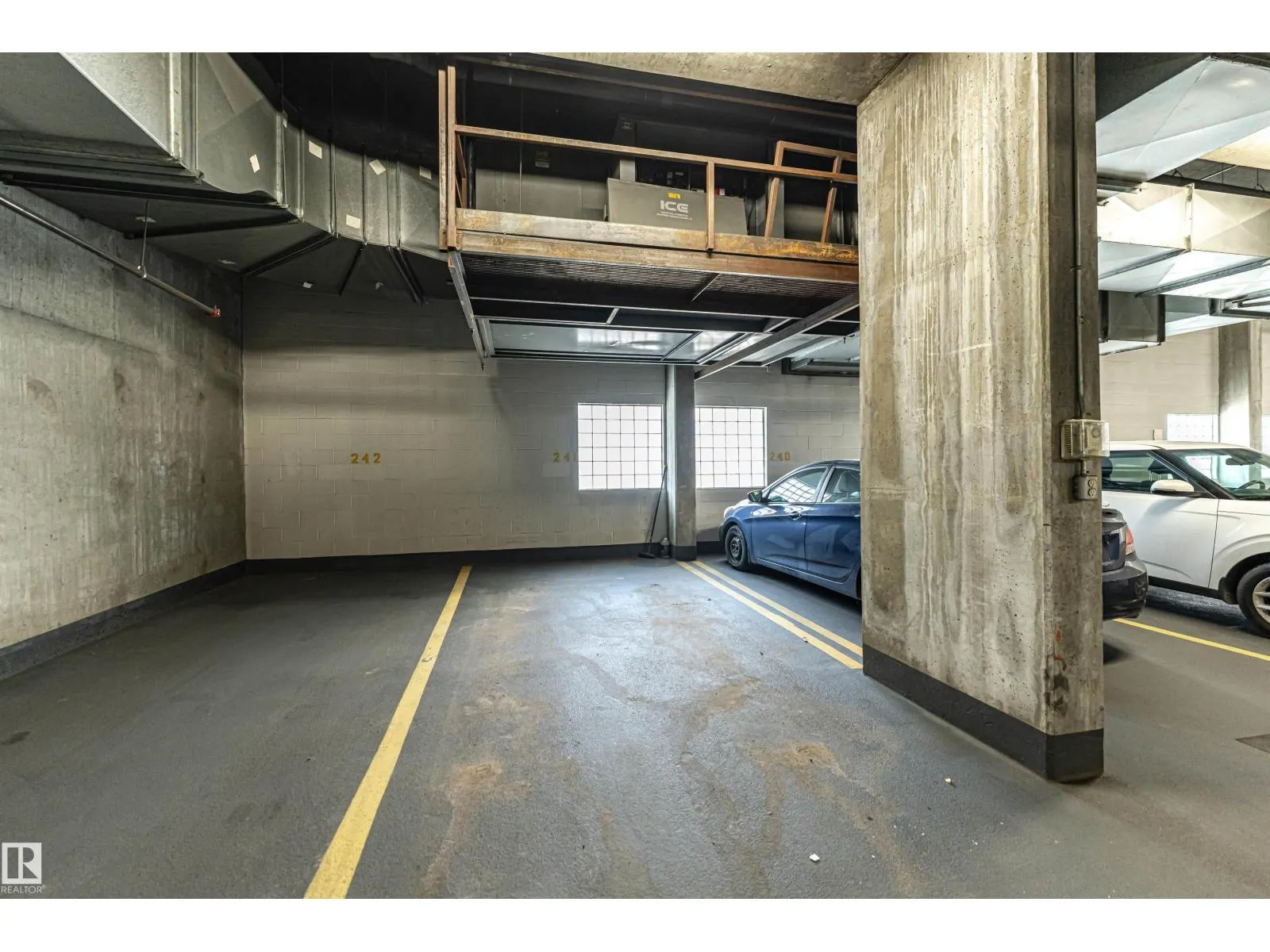 #1804 10136 104 ST NW