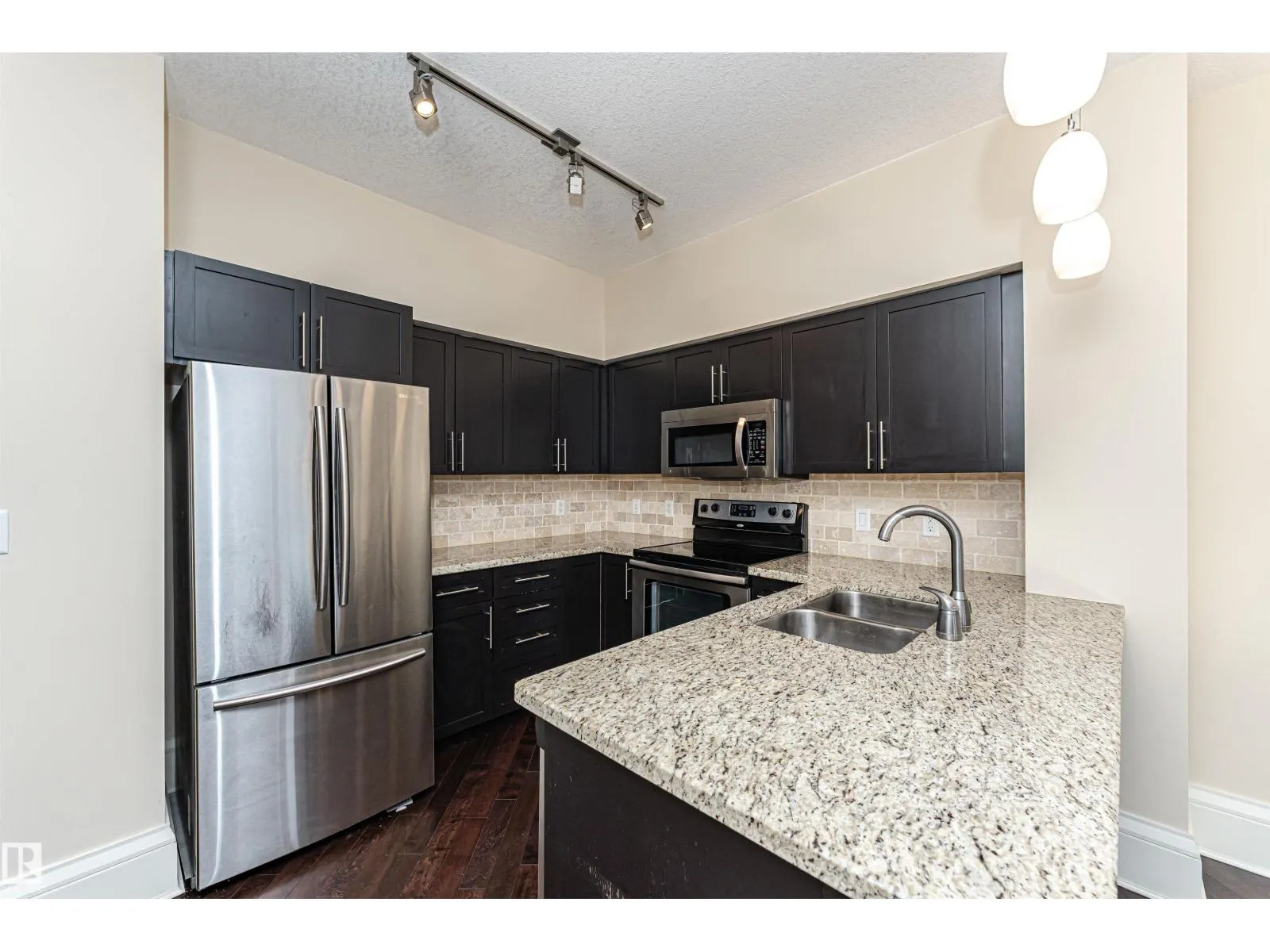 #1804 10136 104 ST NW