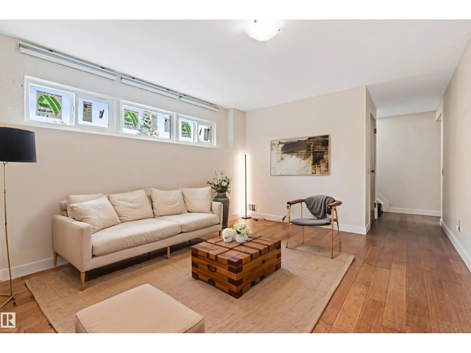 7203 93 AV NW