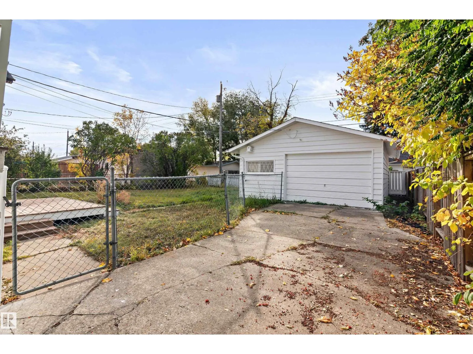 7203 93 AV NW