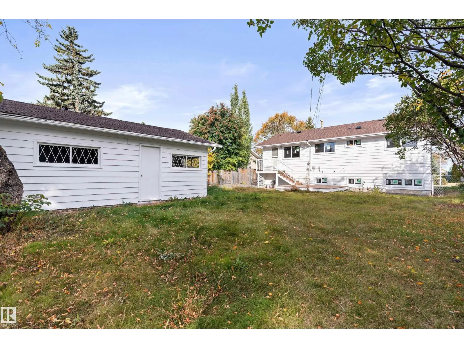 7203 93 AV NW
