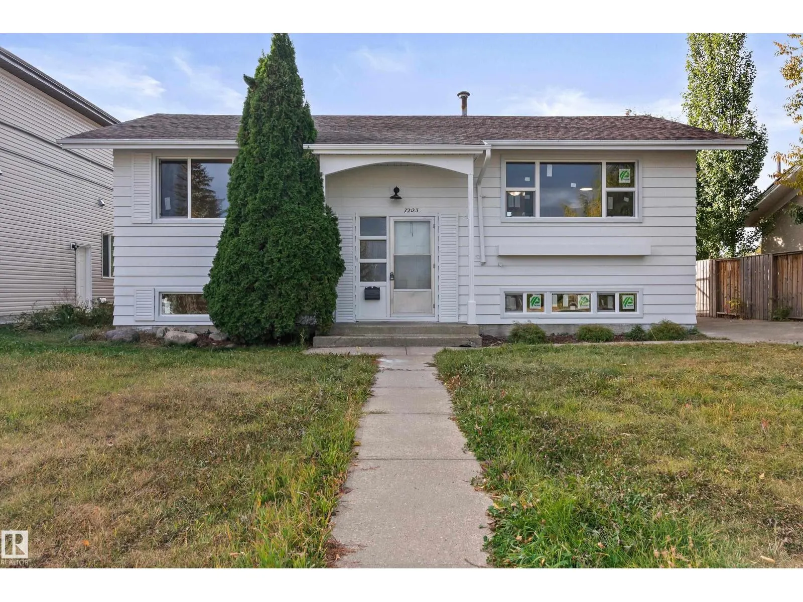 7203 93 AV NW