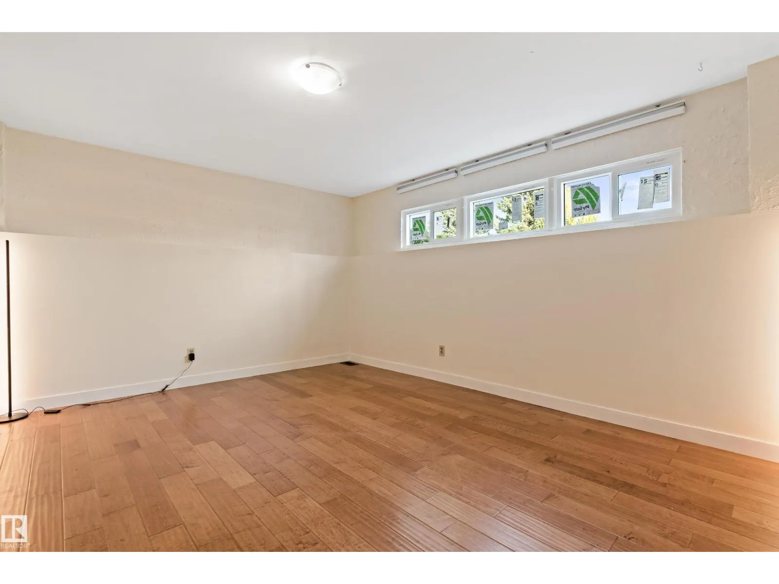 7203 93 AV NW