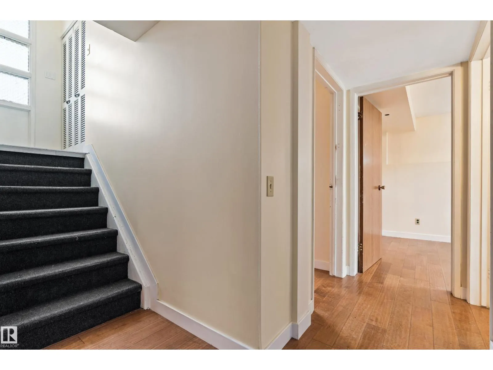 7203 93 AV NW