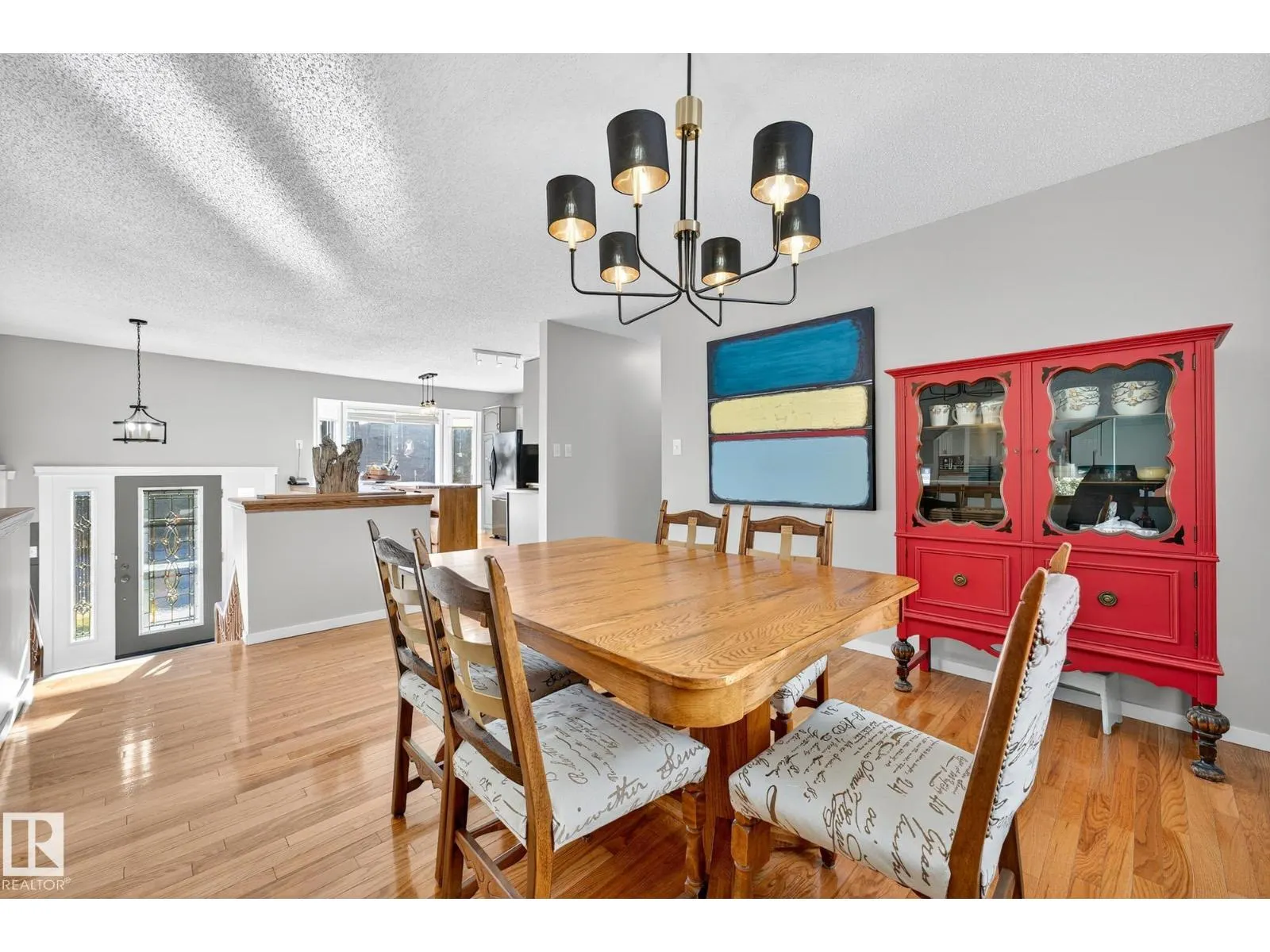 6039 40 AV NW