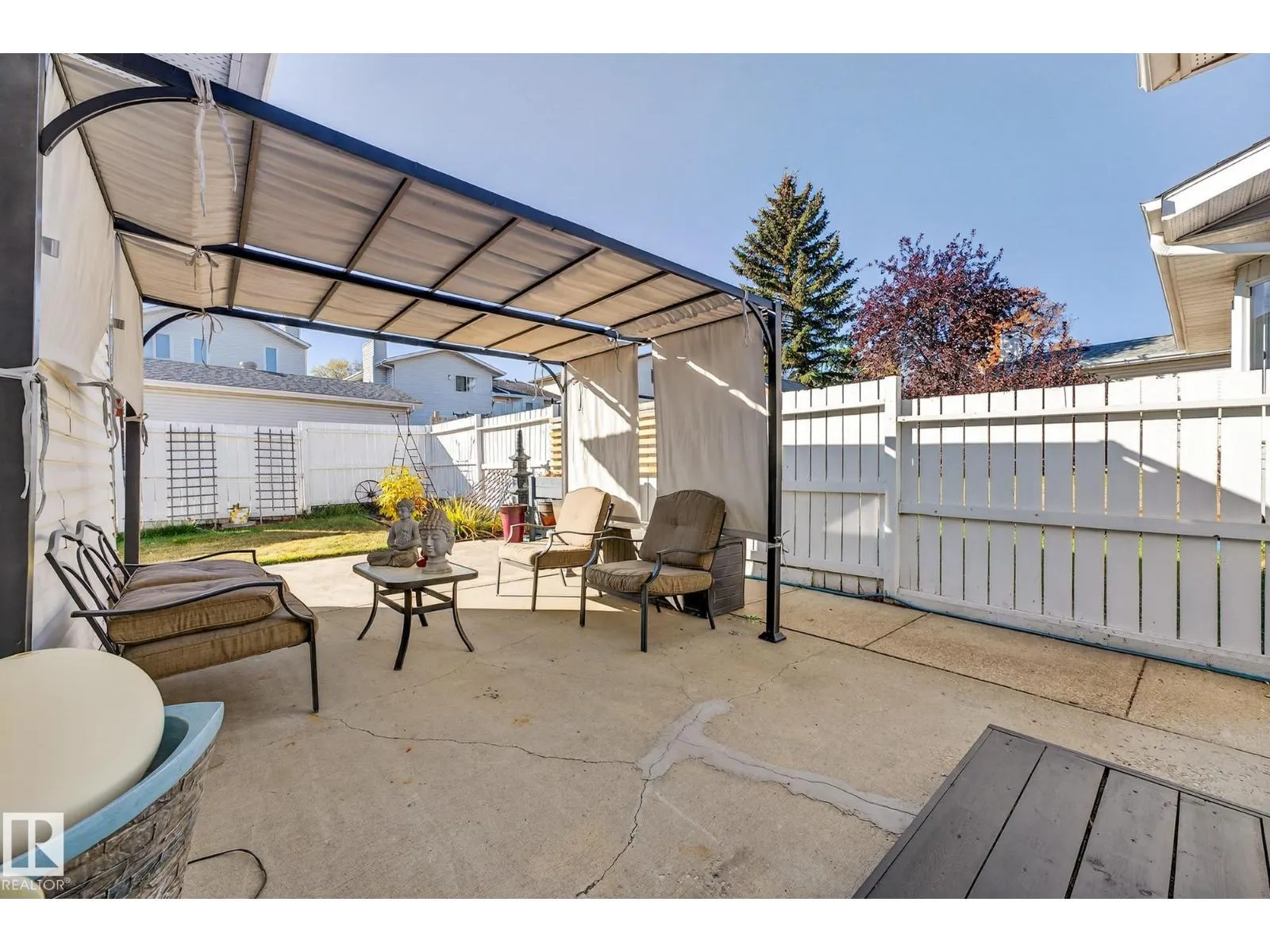 6039 40 AV NW