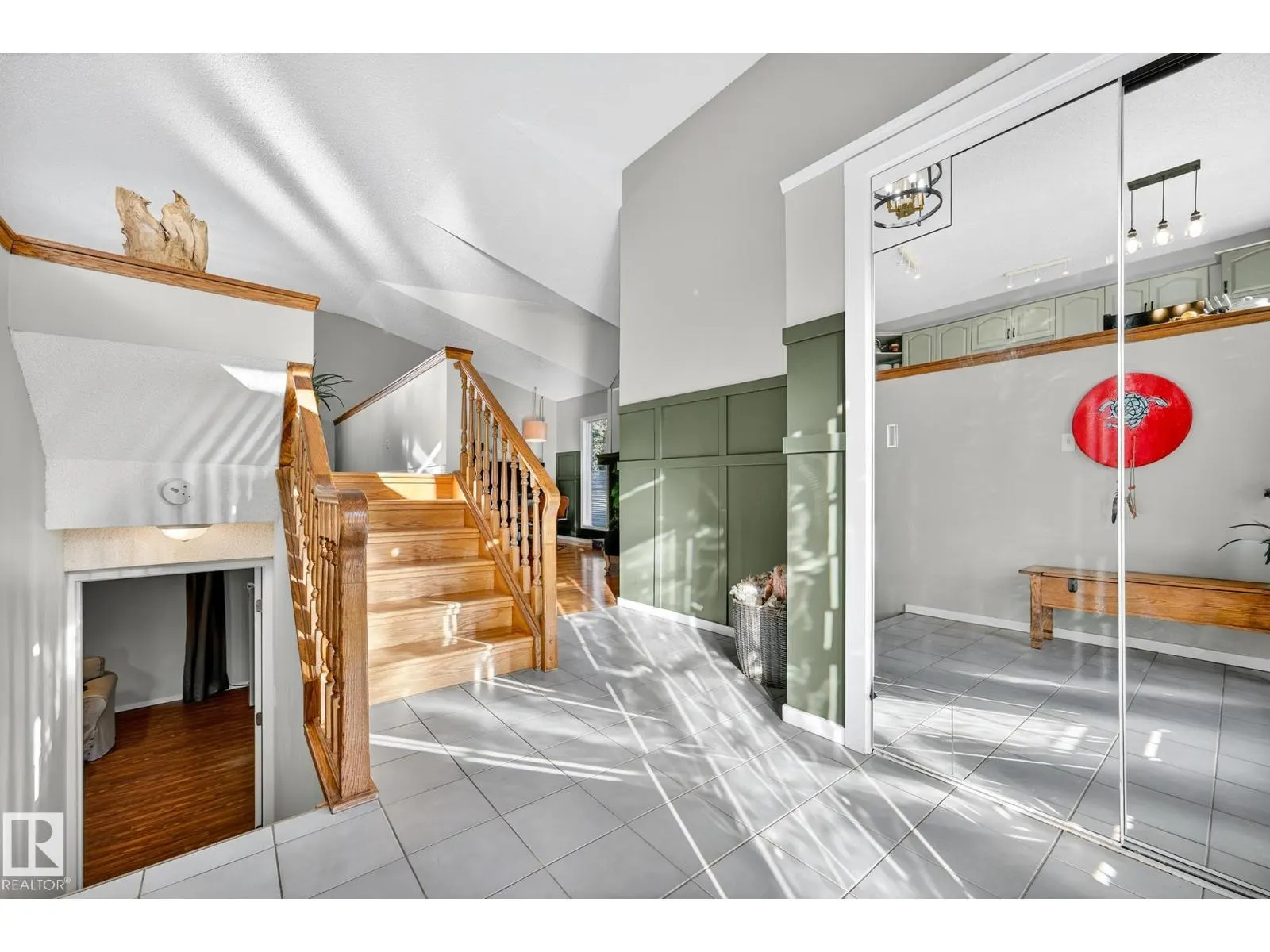 6039 40 AV NW