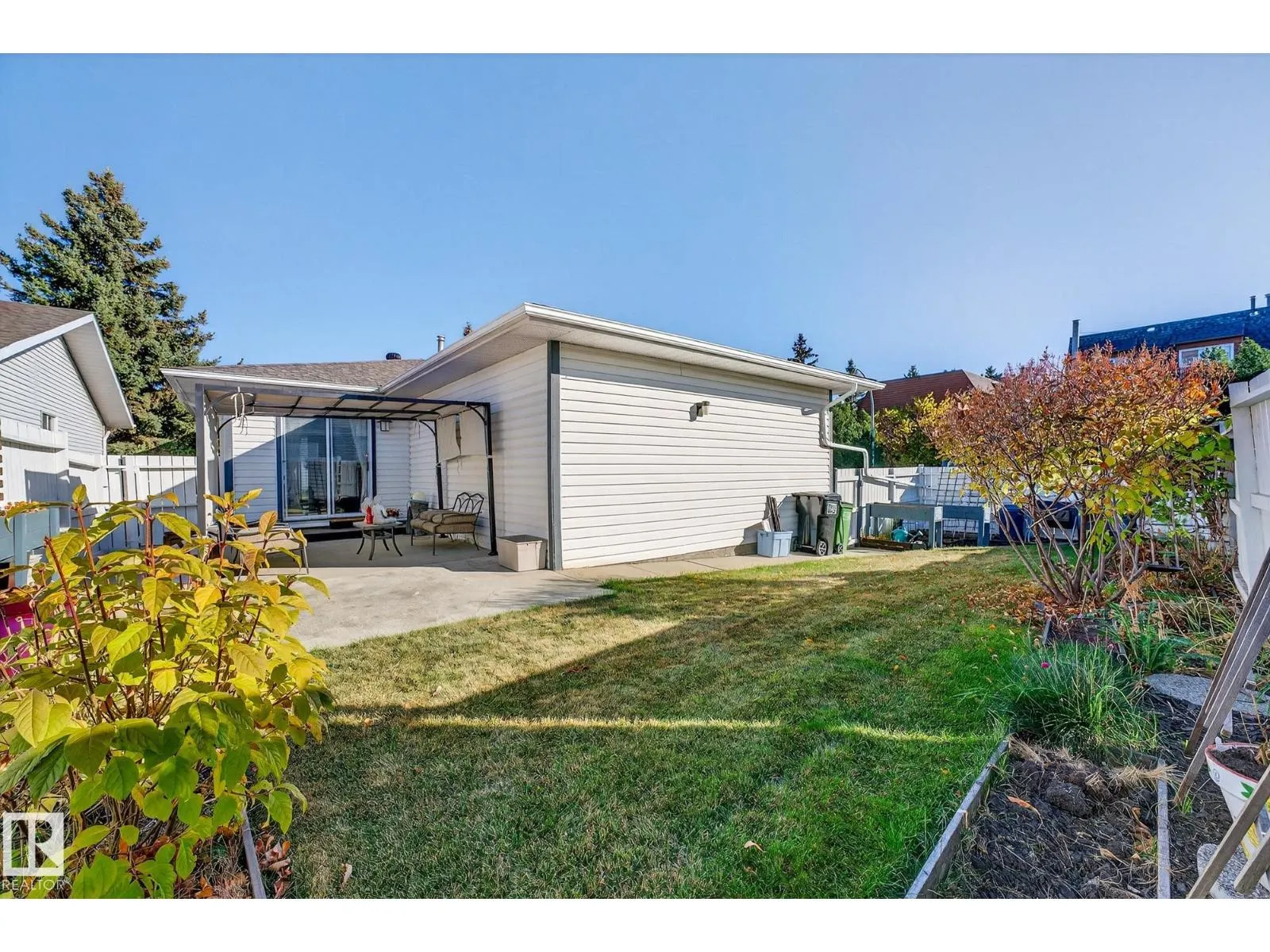6039 40 AV NW