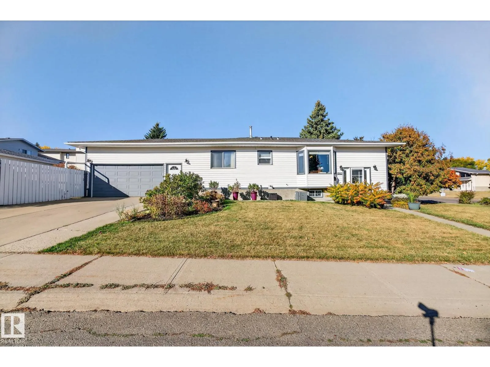 6039 40 AV NW