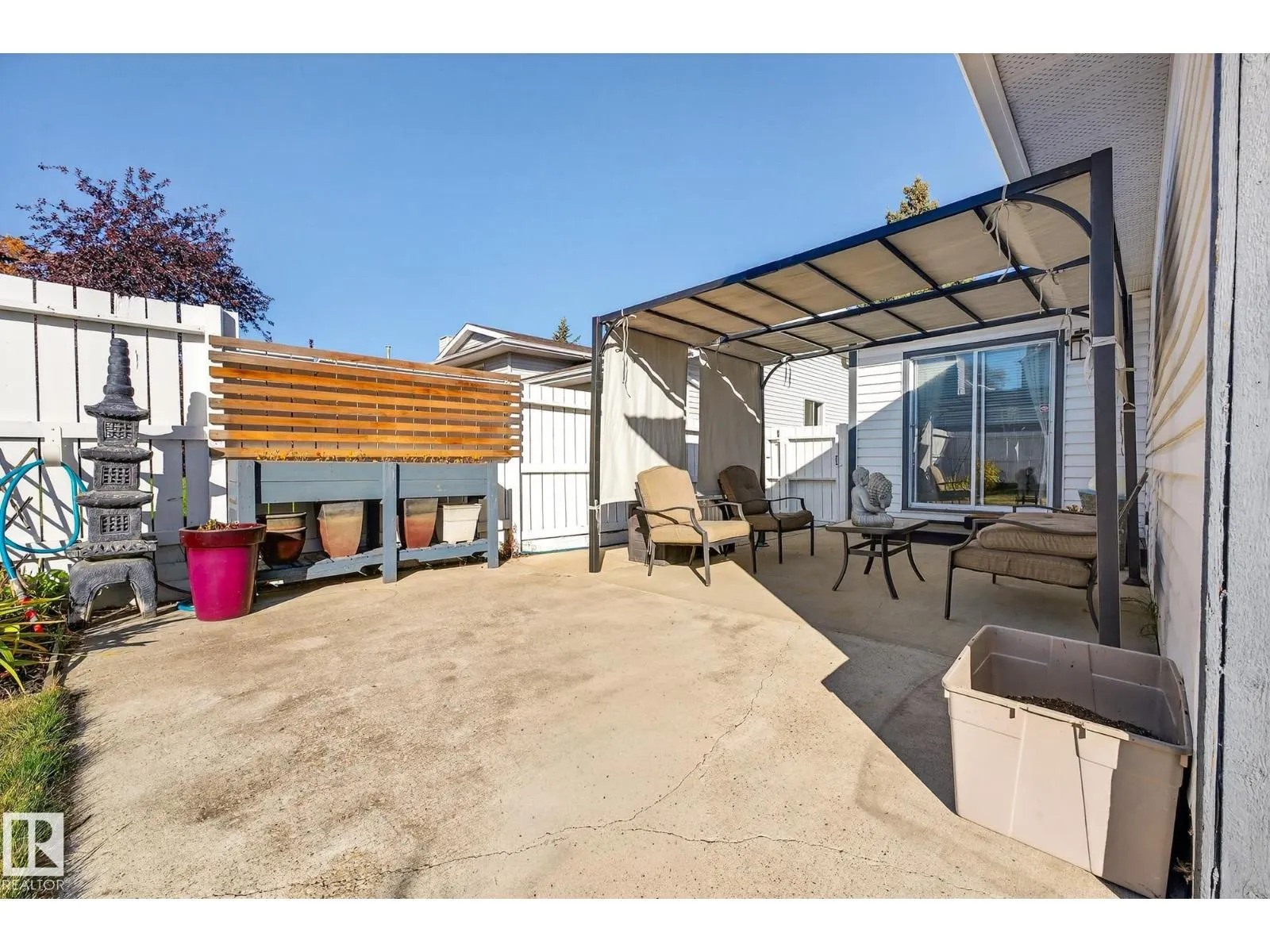 6039 40 AV NW