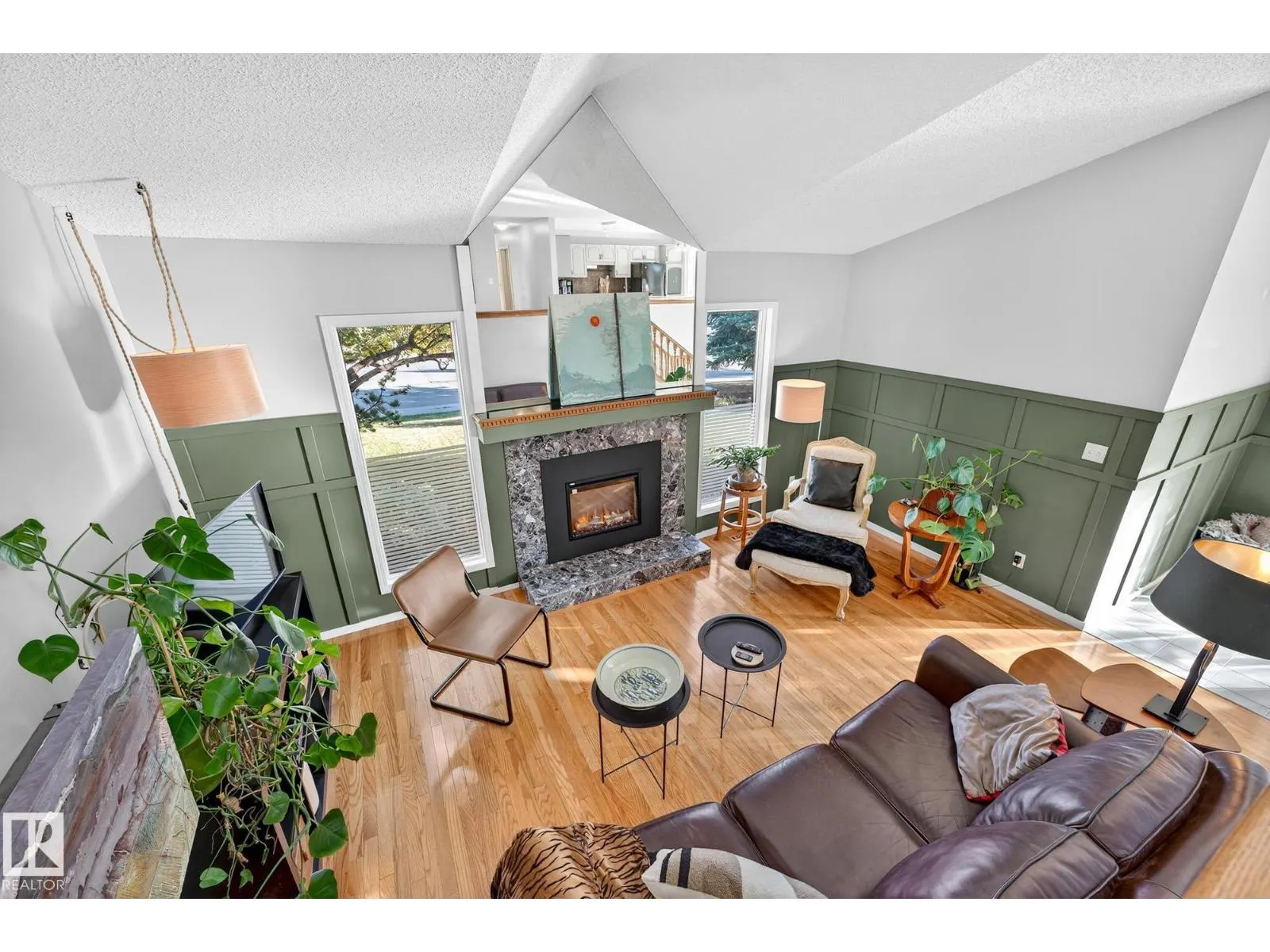 6039 40 AV NW