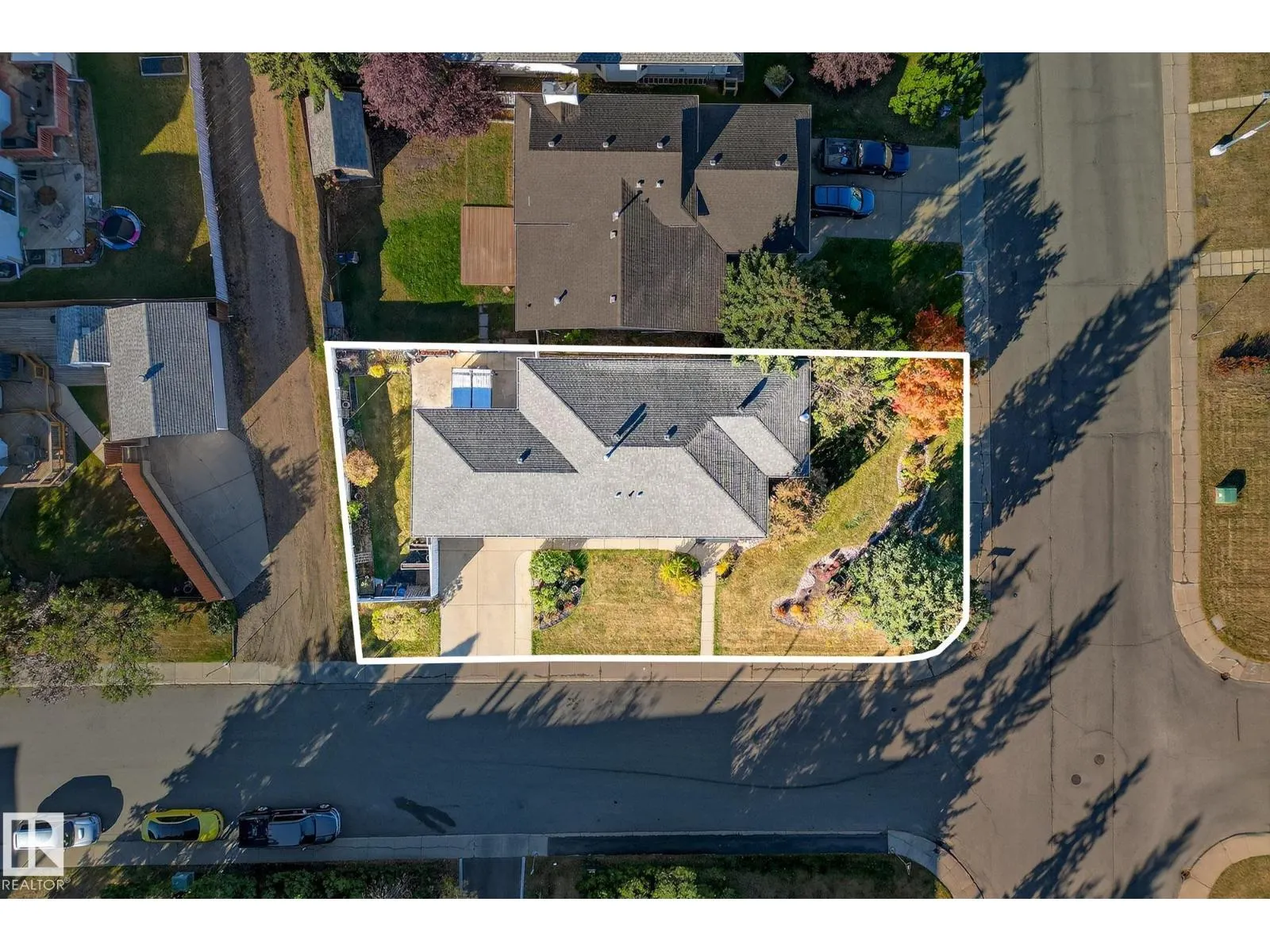6039 40 AV NW