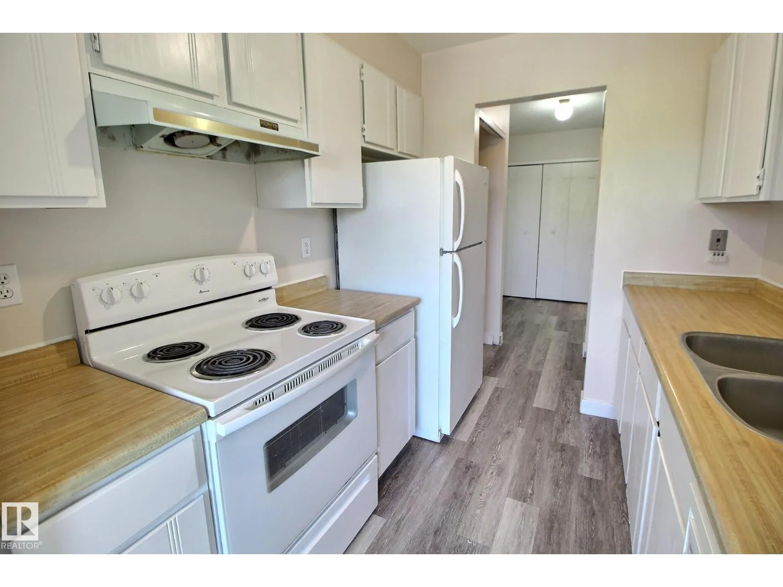 #304 7203 171 ST NW