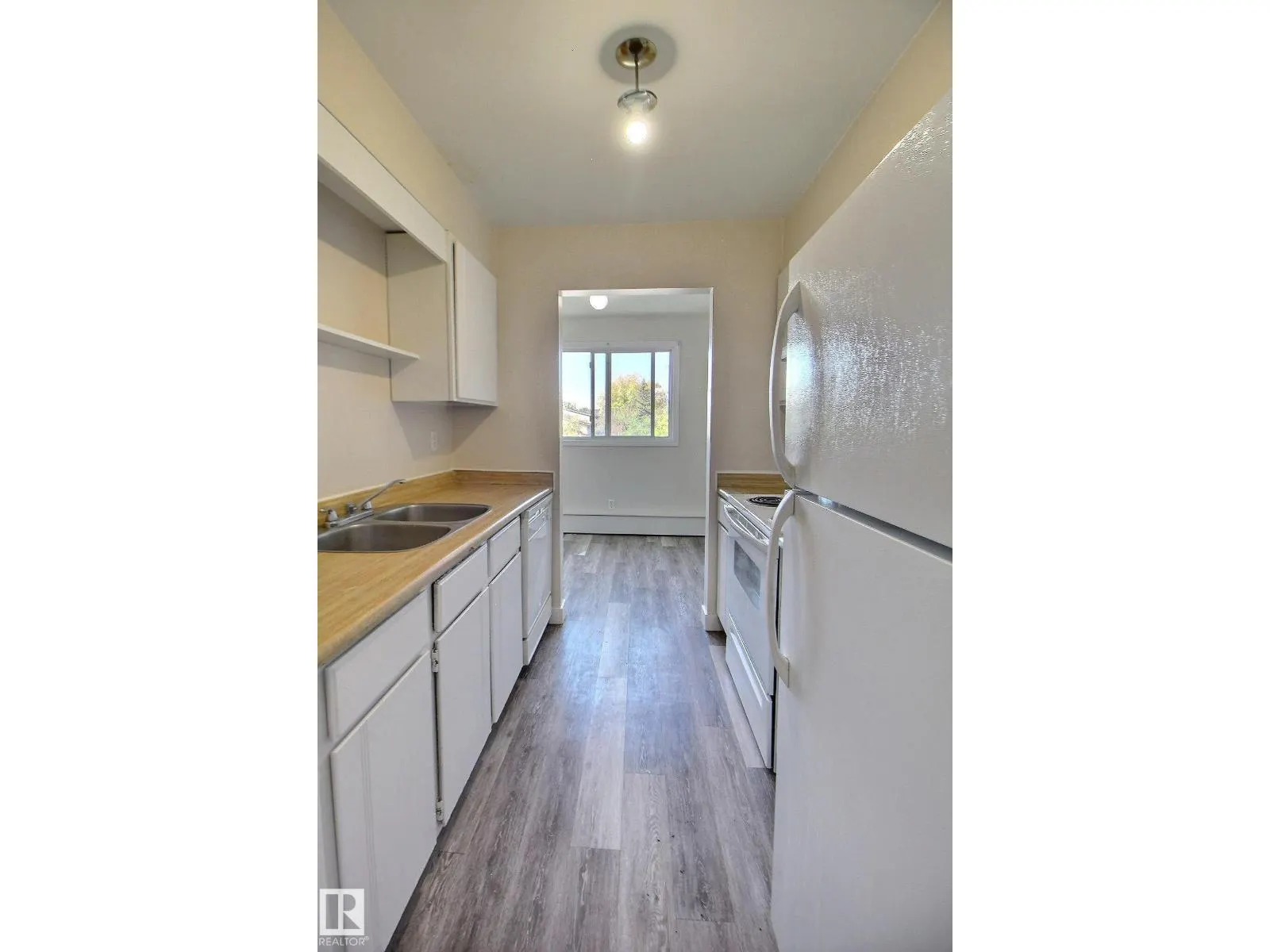 #304 7203 171 ST NW