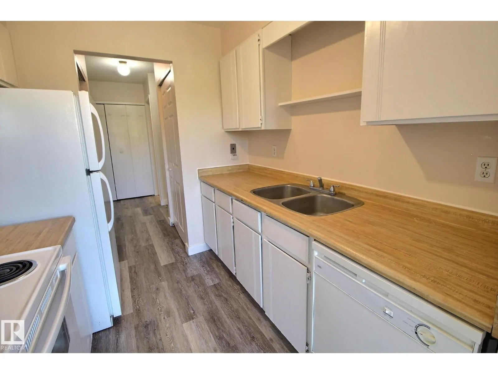 #304 7203 171 ST NW