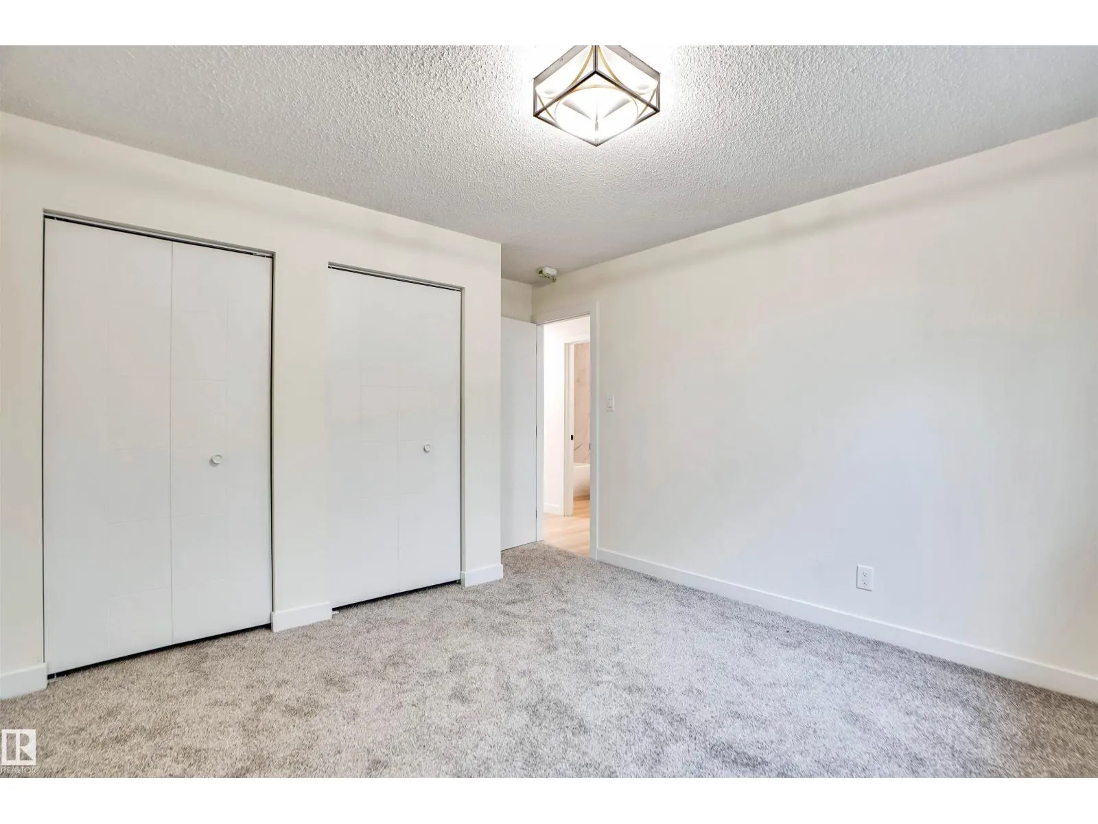 3806 85 ST NW