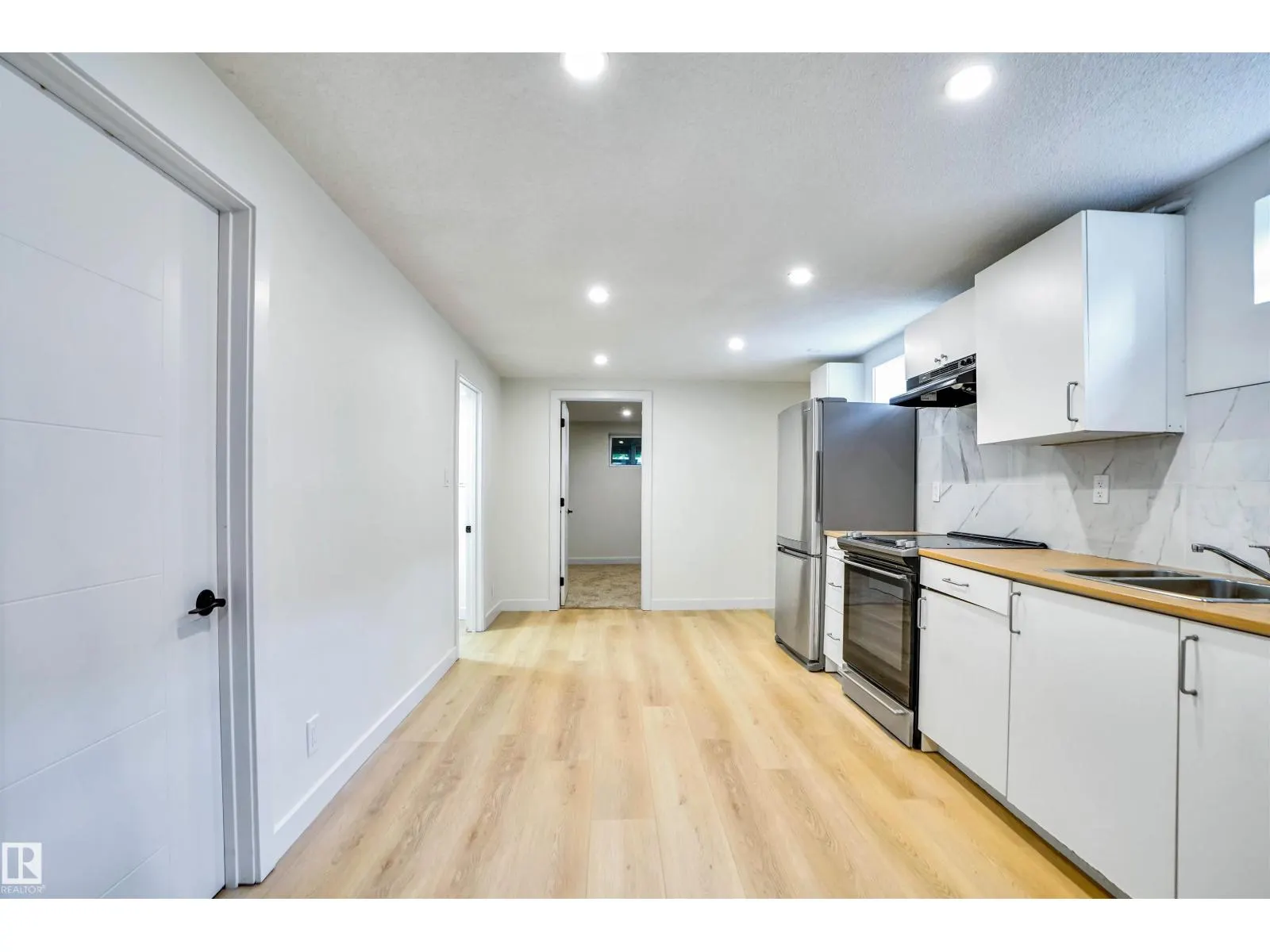 3806 85 ST NW