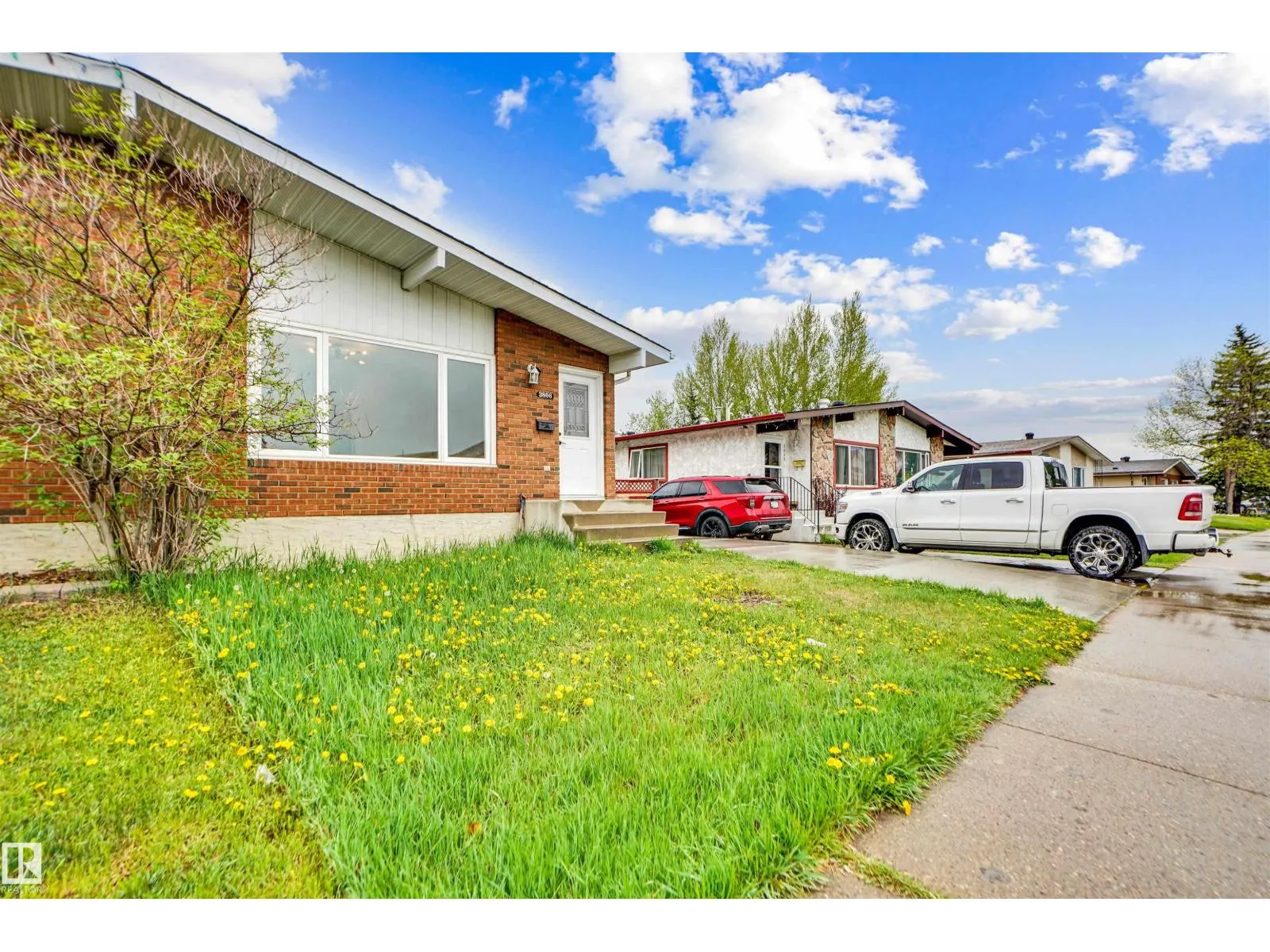 3806 85 ST NW