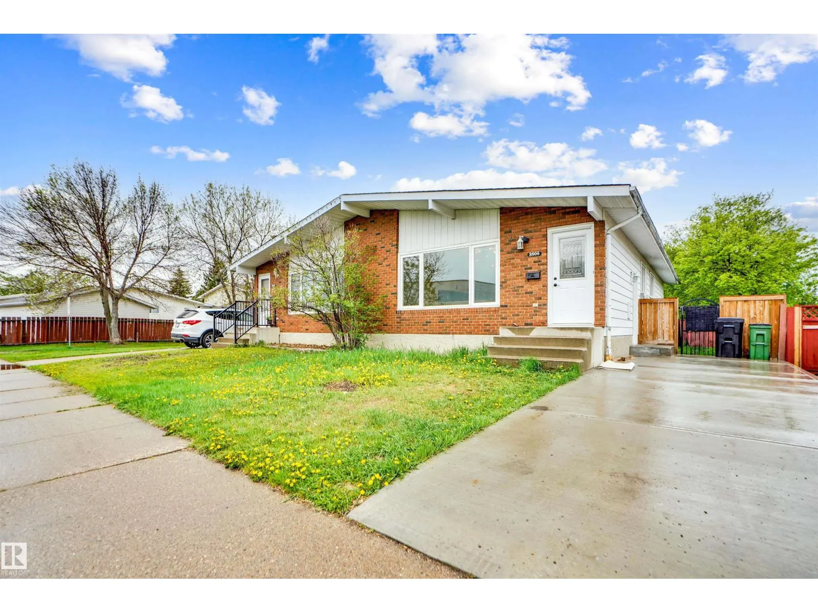 3806 85 ST NW