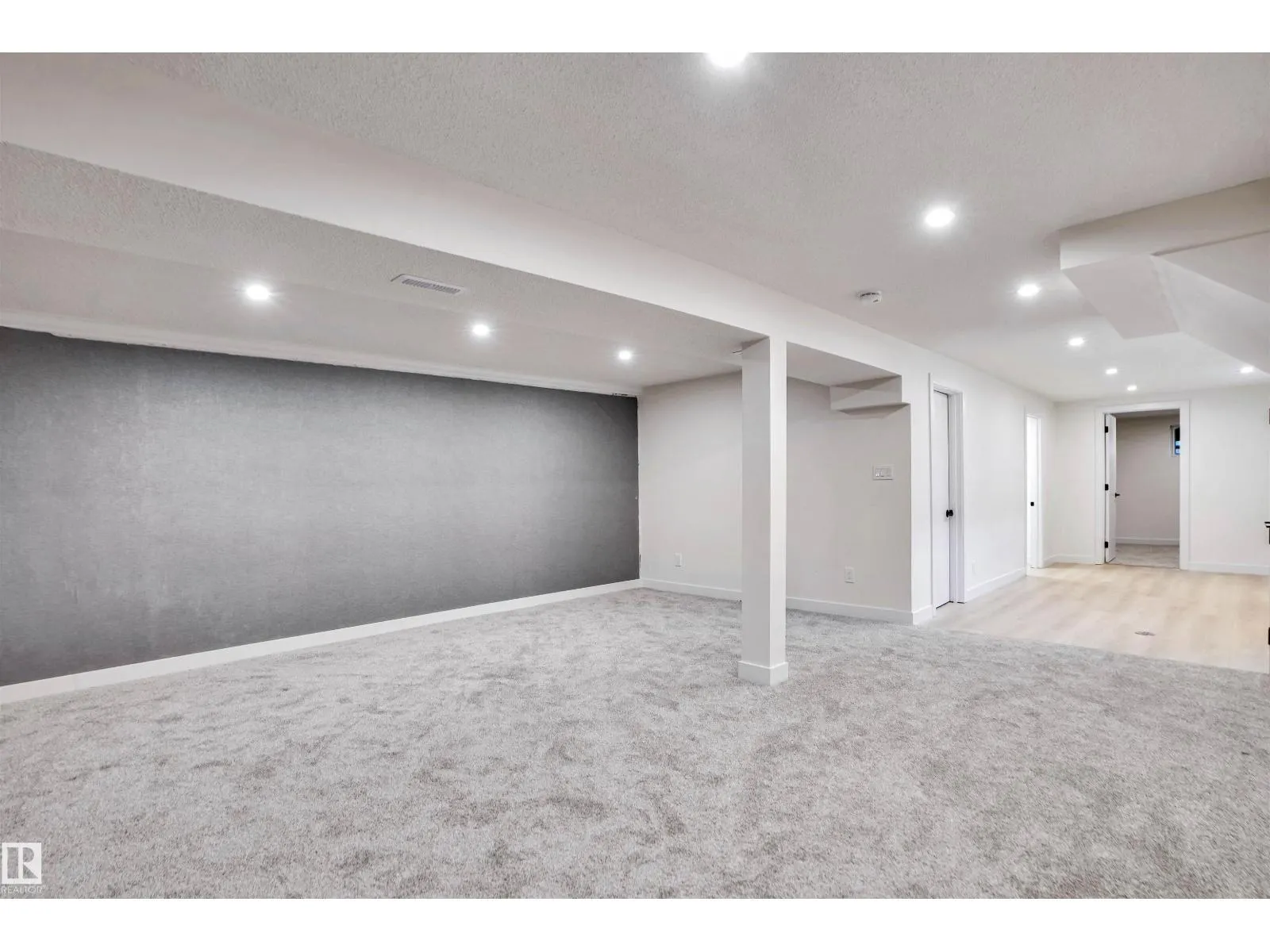 3806 85 ST NW