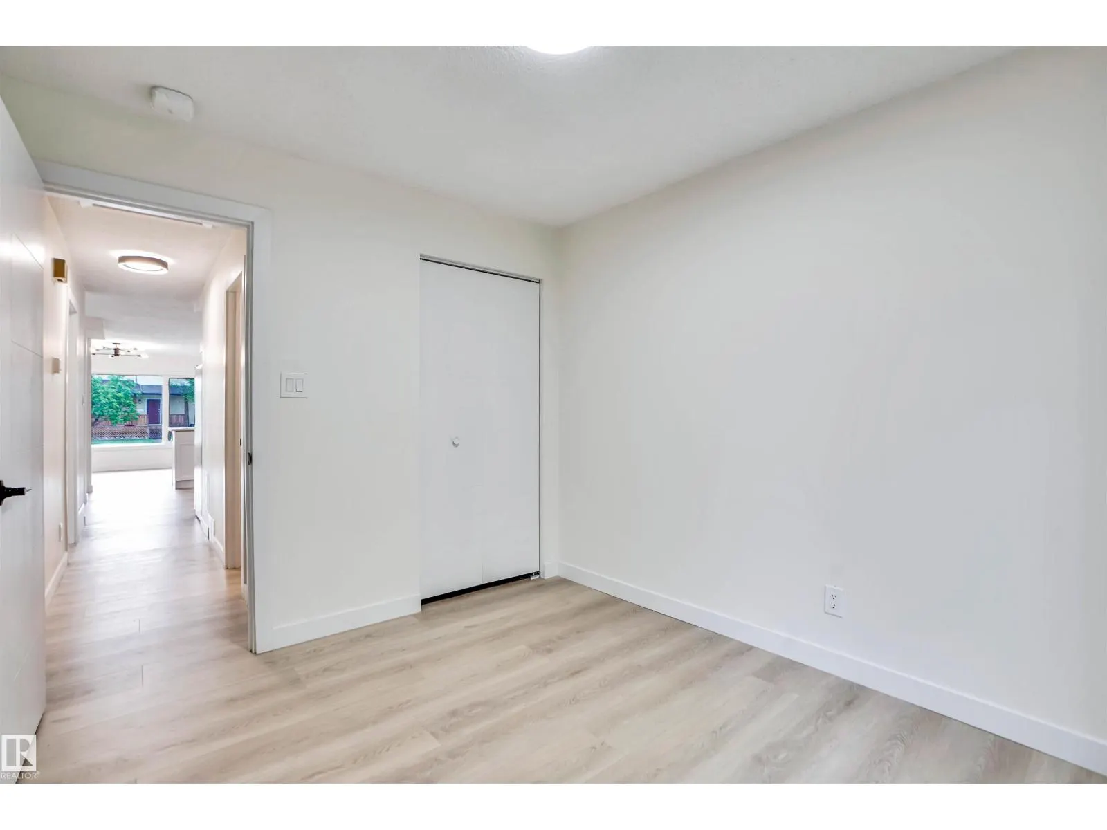 3806 85 ST NW