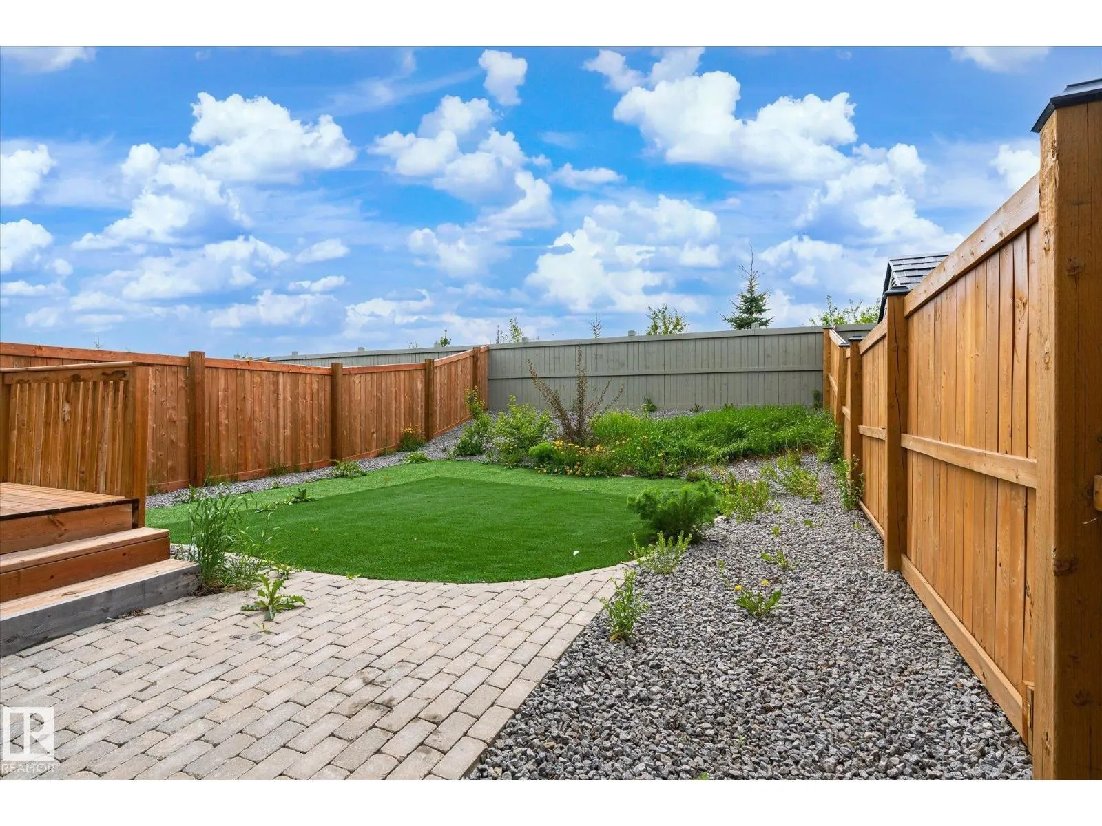 22143 80 AV NW