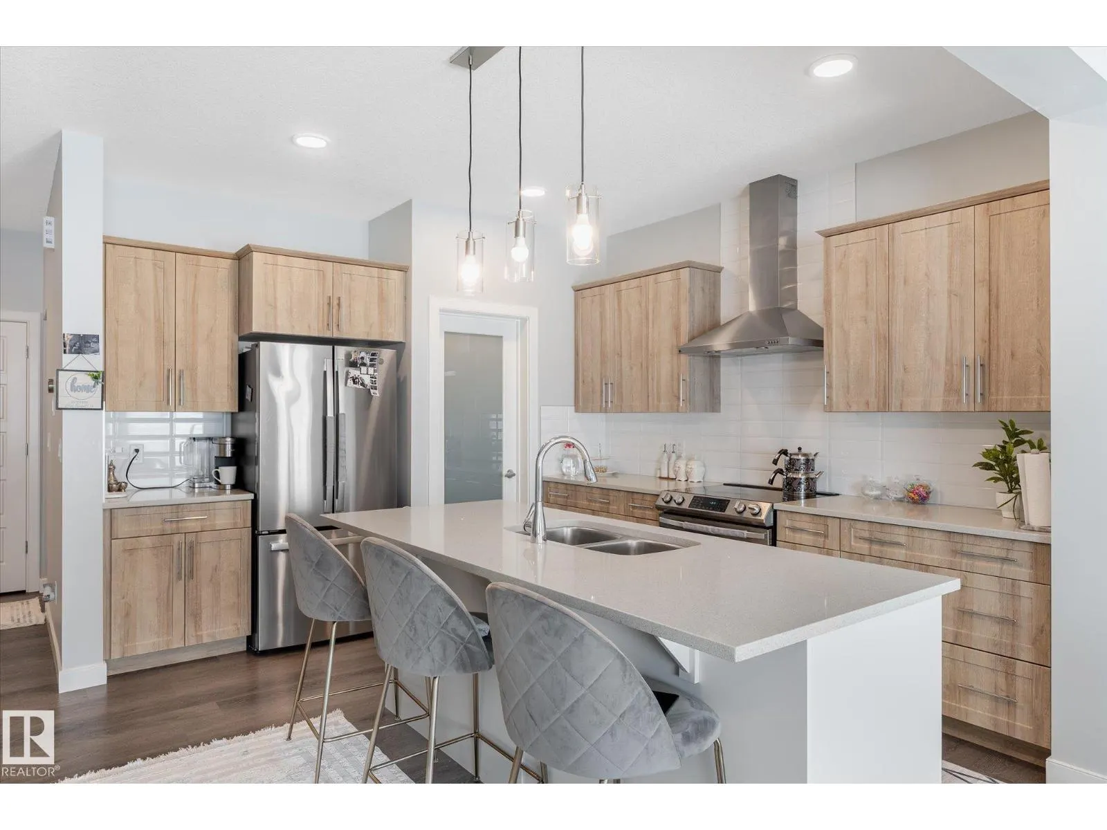 22143 80 AV NW