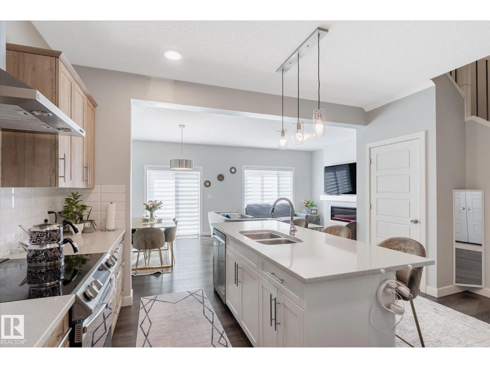 22143 80 AV NW
