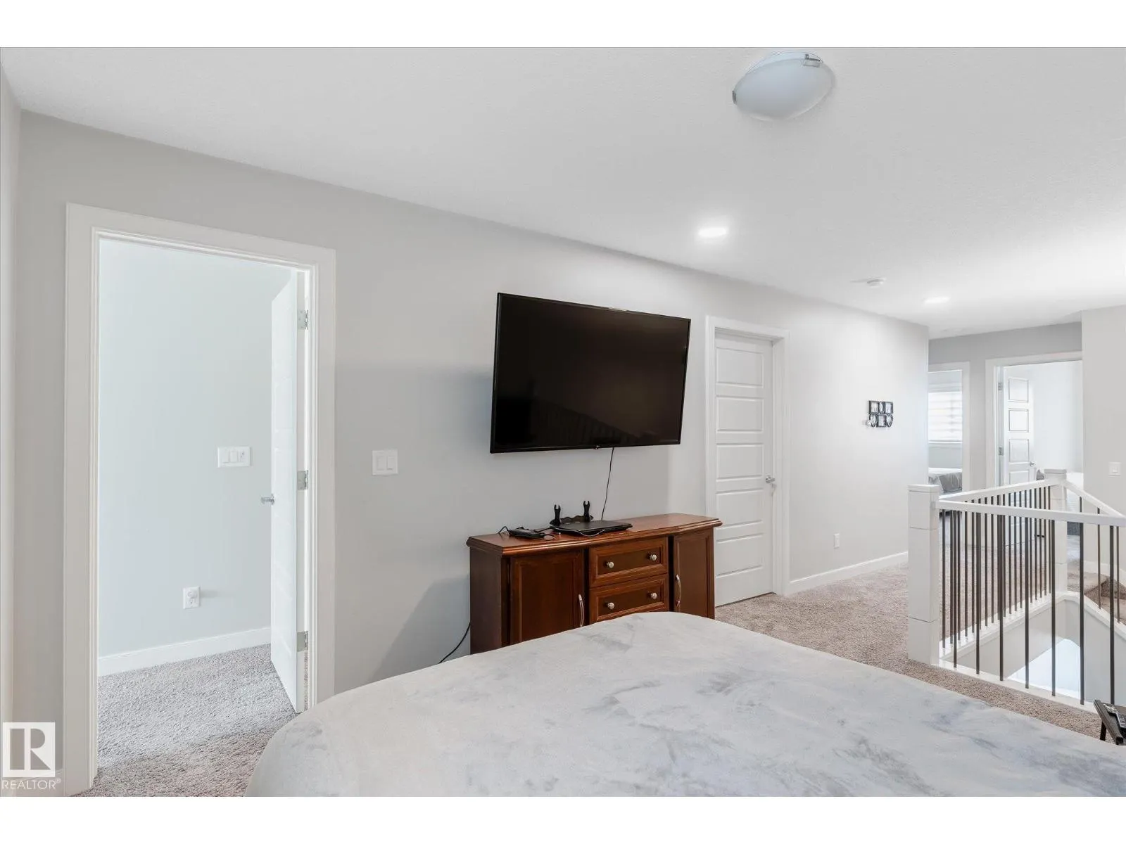 22143 80 AV NW