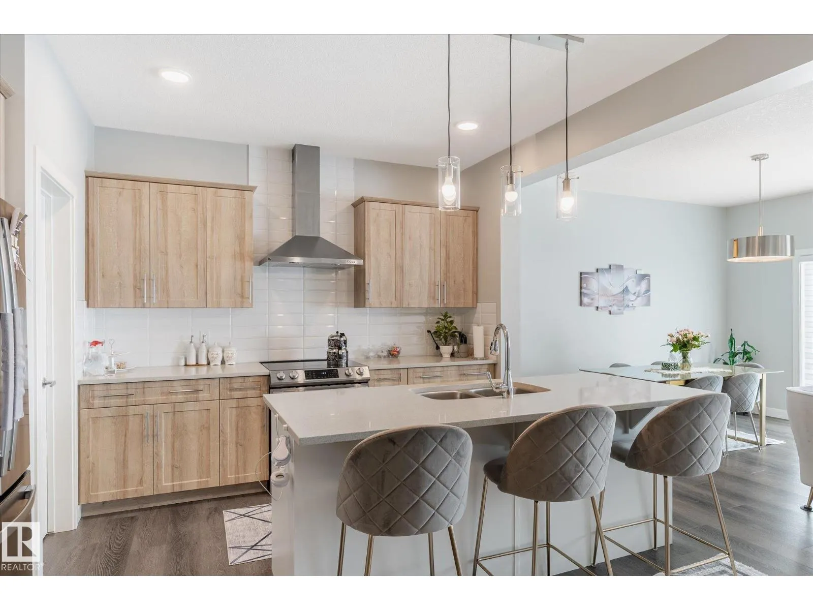 22143 80 AV NW