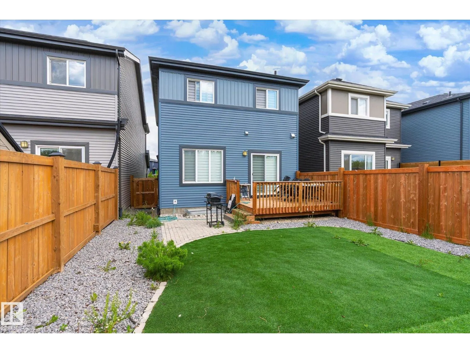 22143 80 AV NW