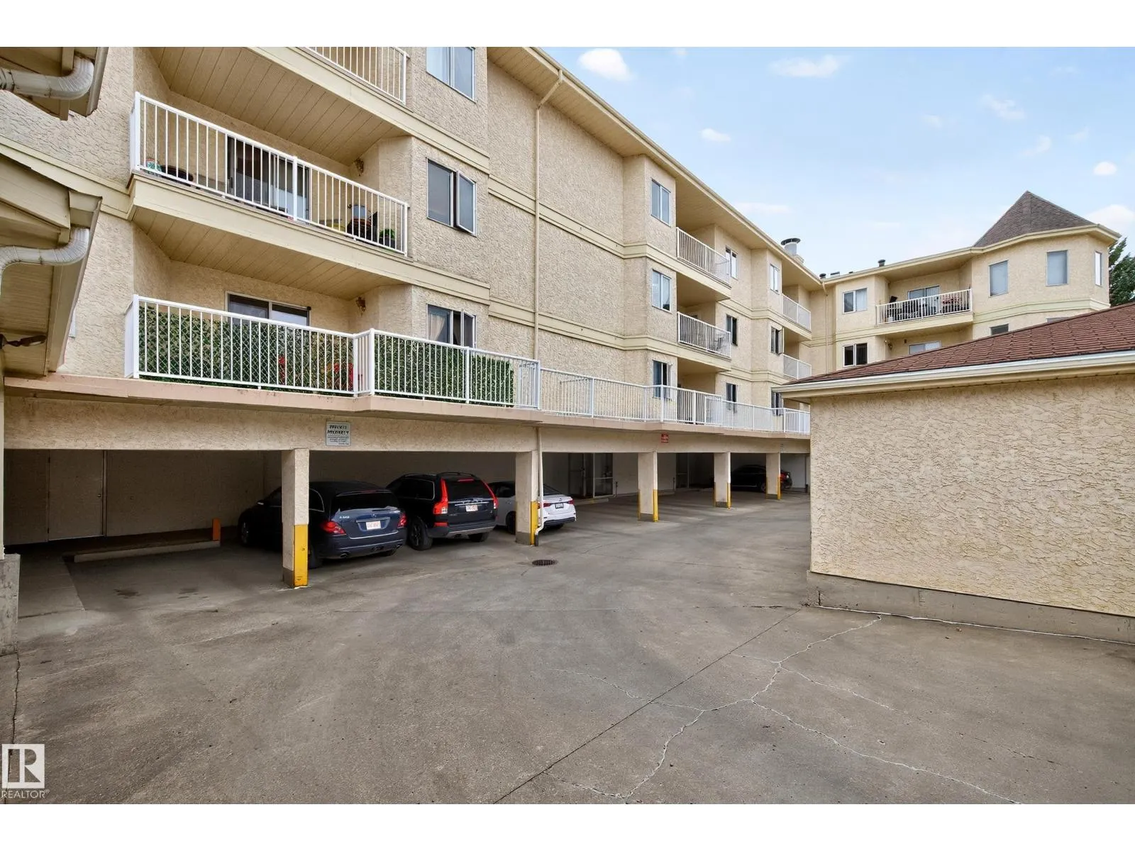 #309 9138 83 AV NW