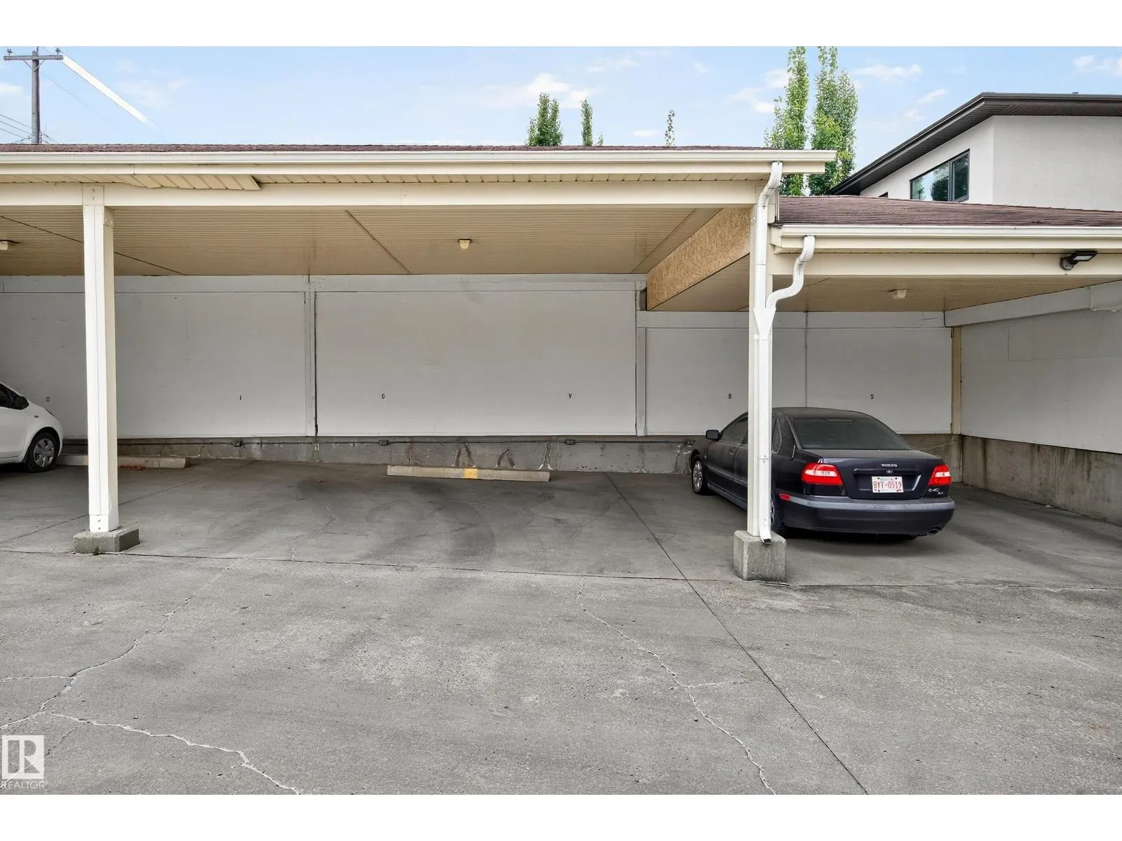 #309 9138 83 AV NW