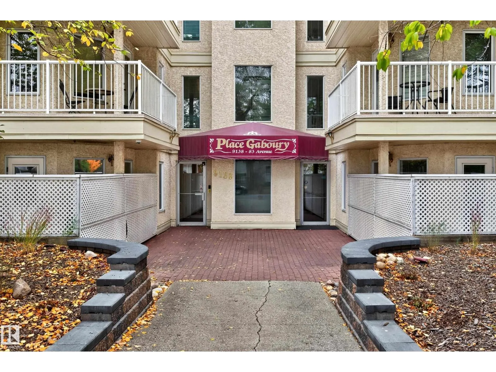 #309 9138 83 AV NW