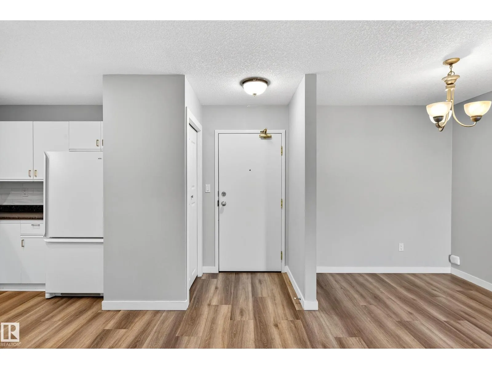 #309 9138 83 AV NW