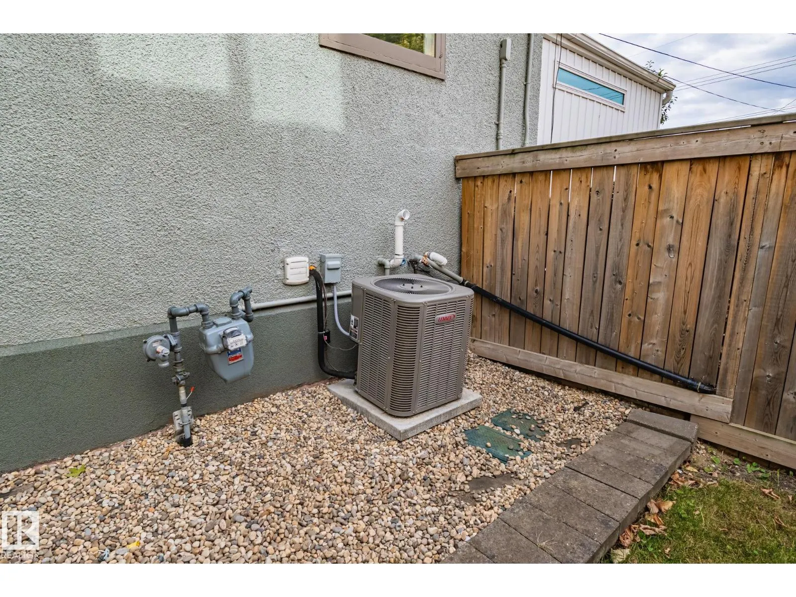 10950 117 ST NW