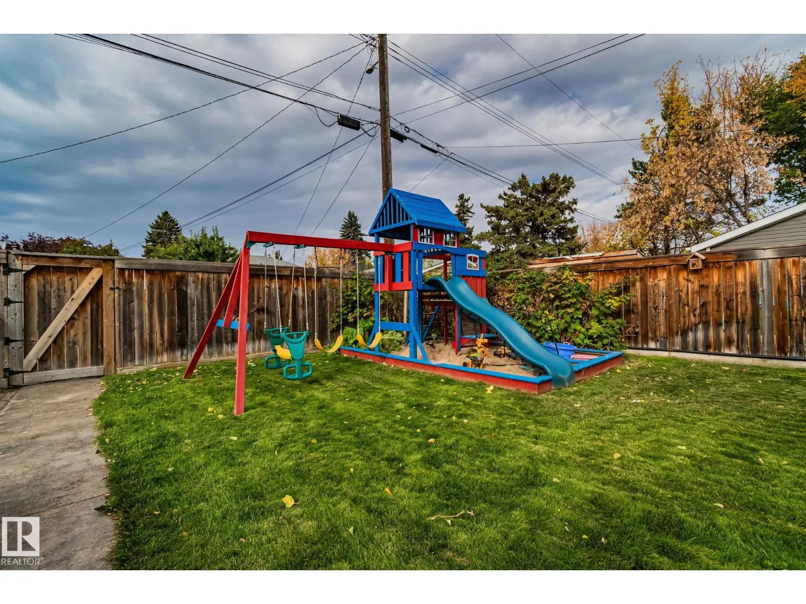 10950 117 ST NW