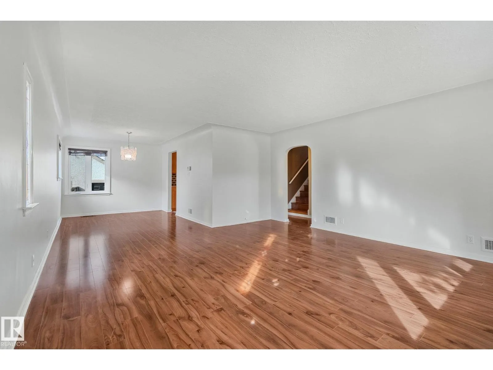 10950 117 ST NW