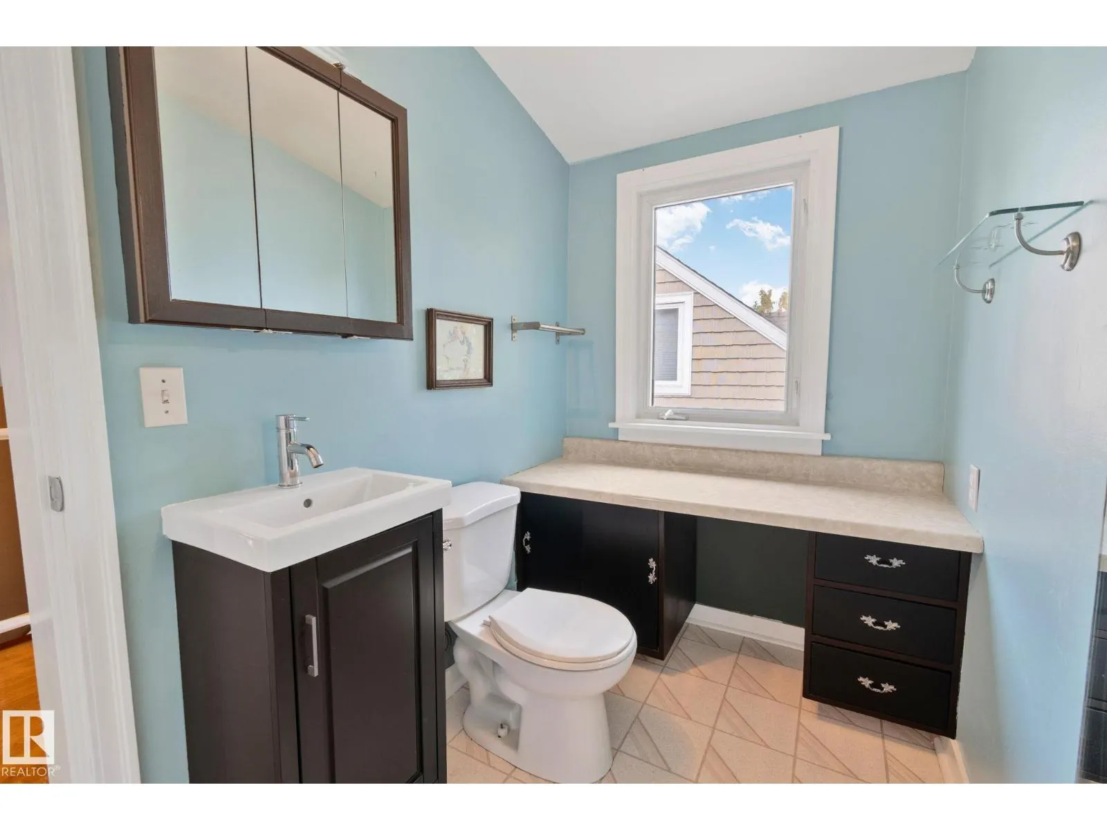 10950 117 ST NW