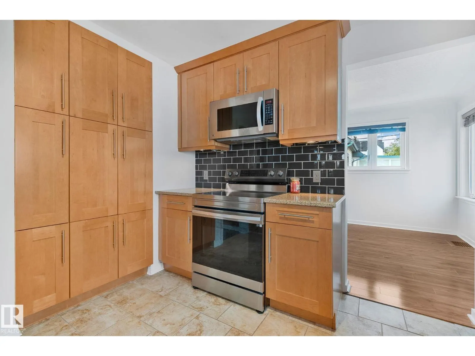 10950 117 ST NW