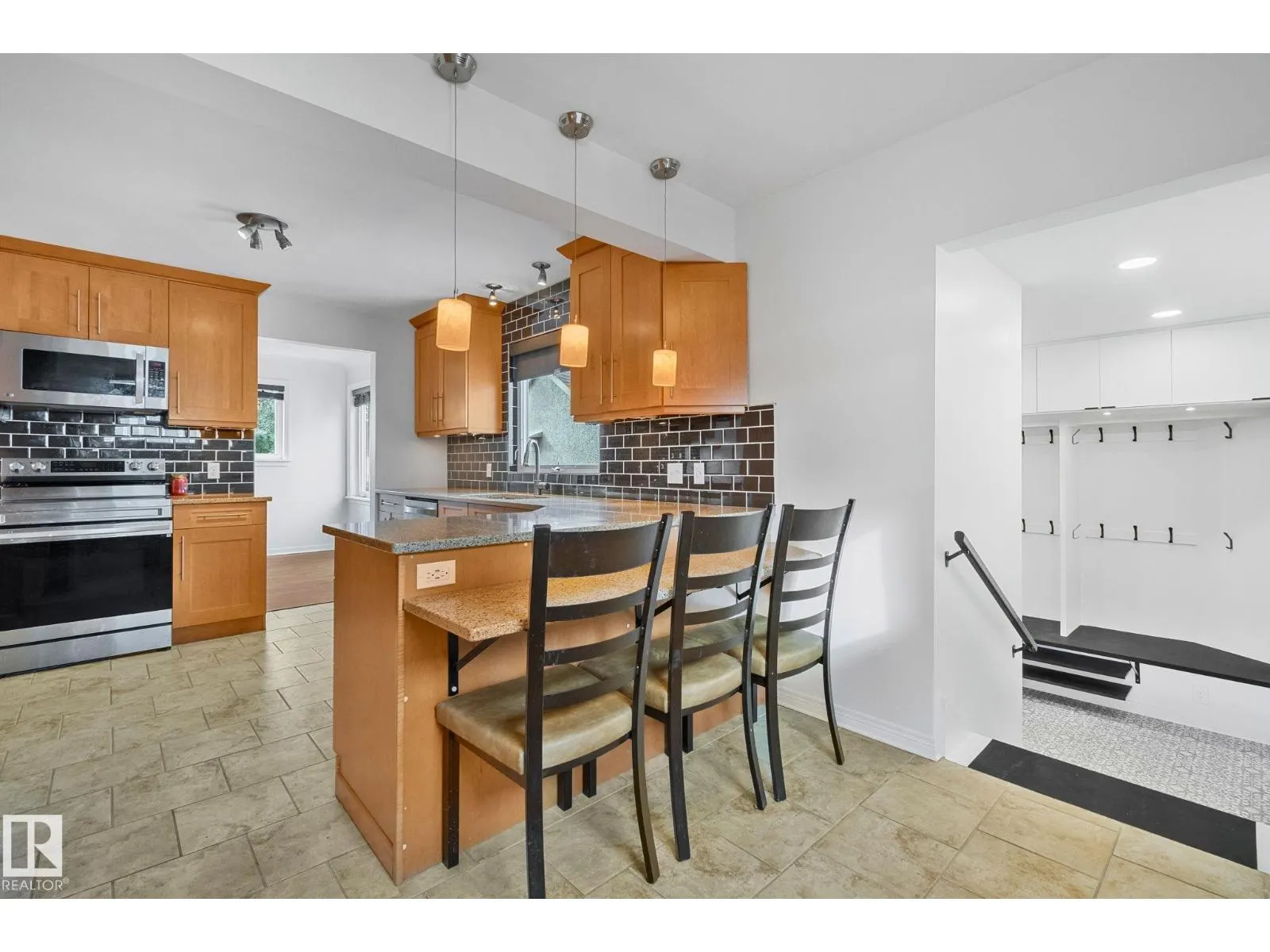 10950 117 ST NW
