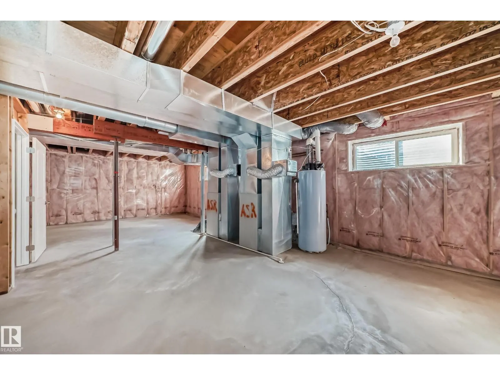 16104 136 ST NW