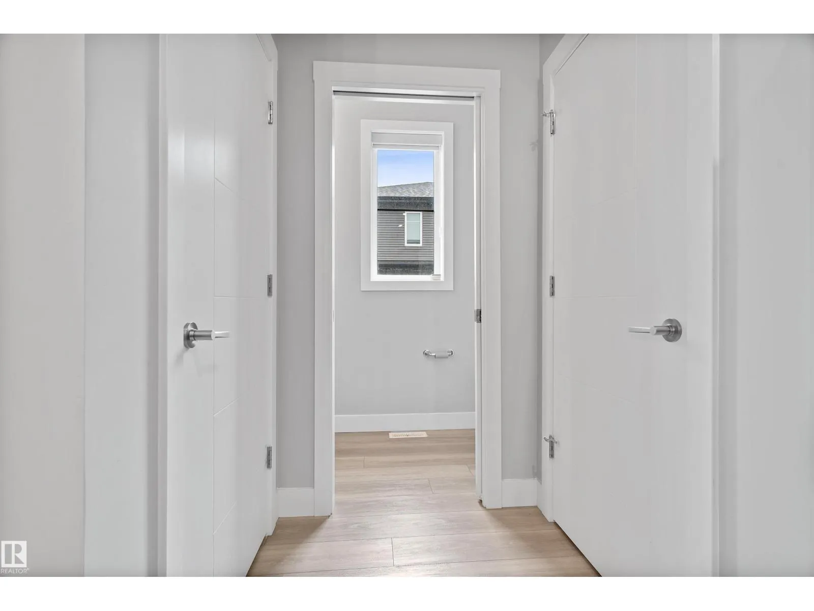 #70 6905 25 AV SW