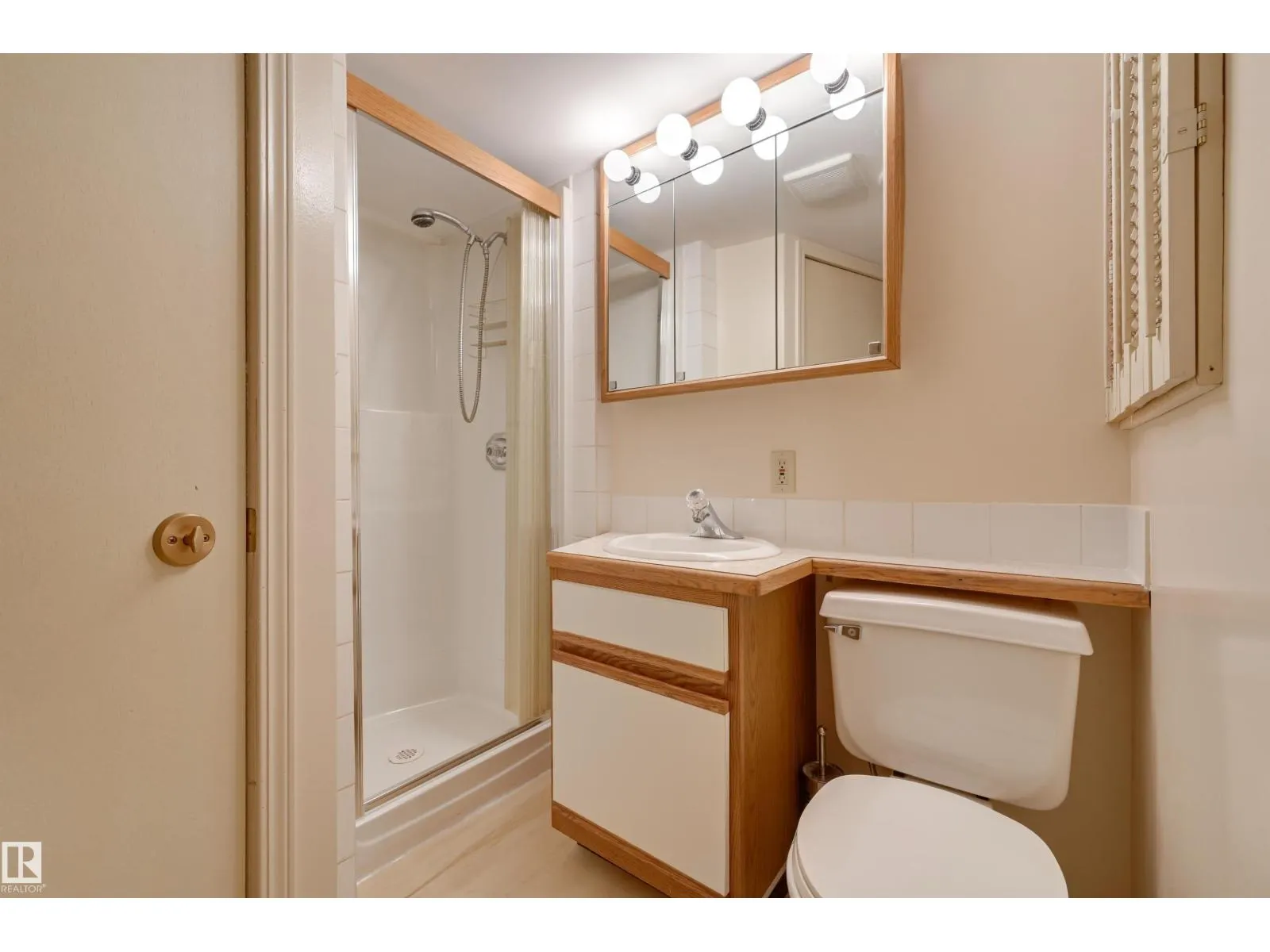 6211 148 AV NW NW
