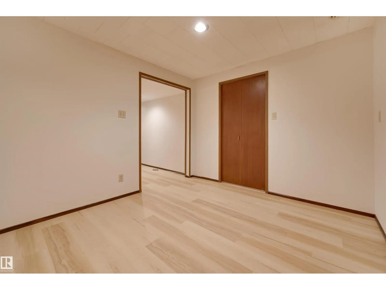 6211 148 AV NW NW