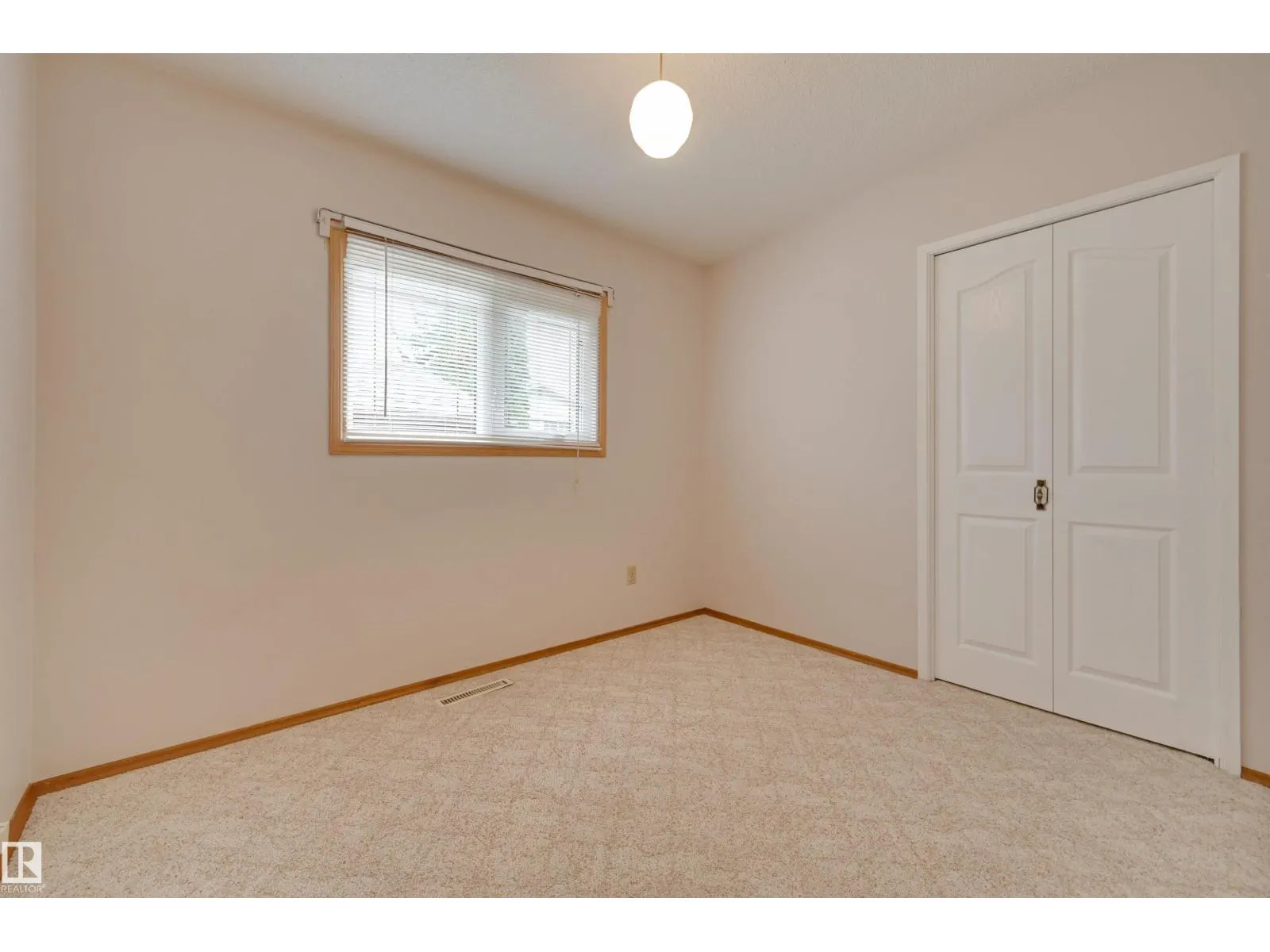 6211 148 AV NW NW