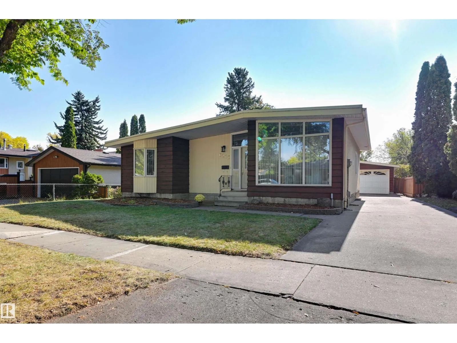 6211 148 AV NW NW