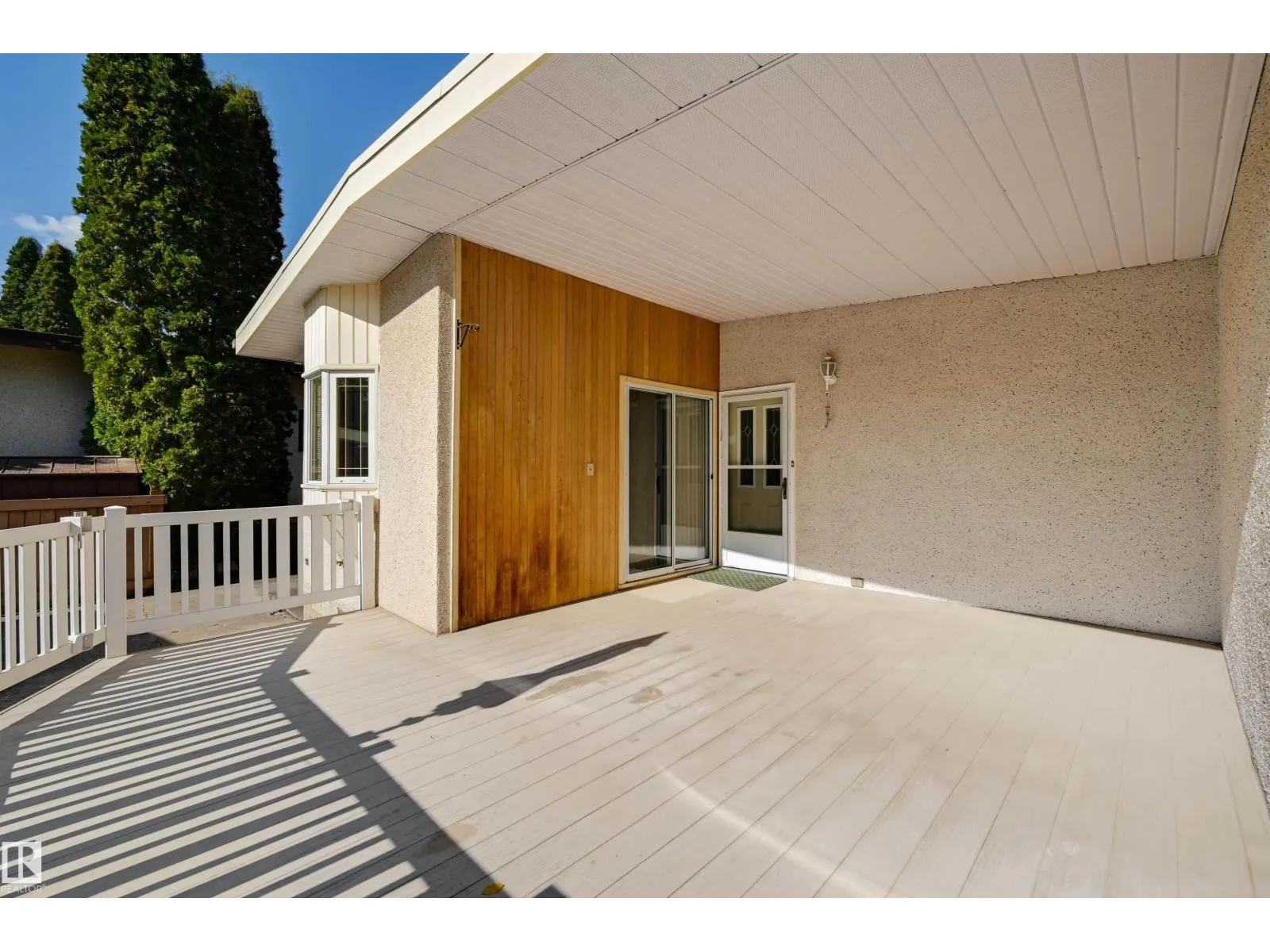 6211 148 AV NW NW