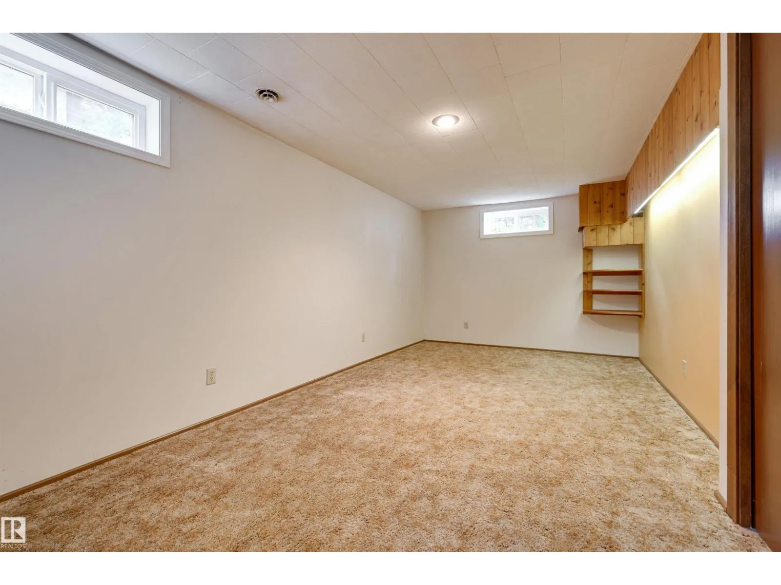 6211 148 AV NW NW