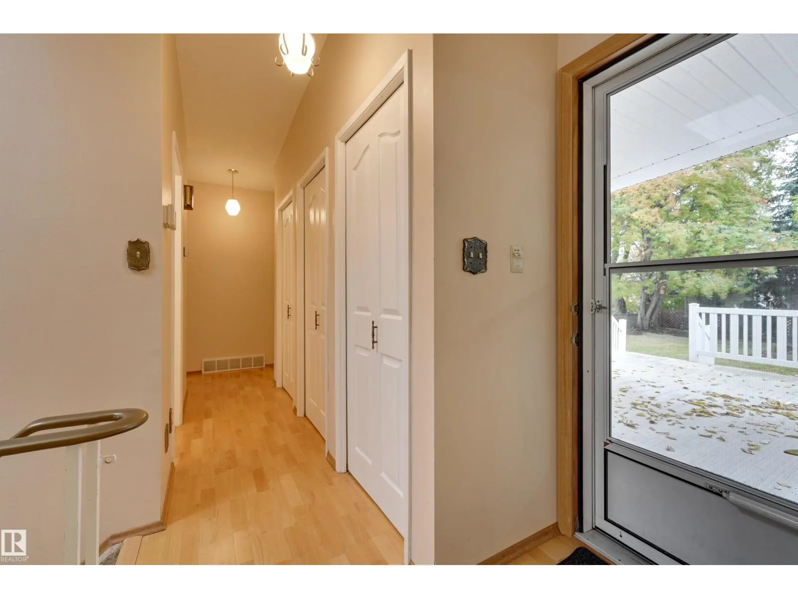 6211 148 AV NW NW